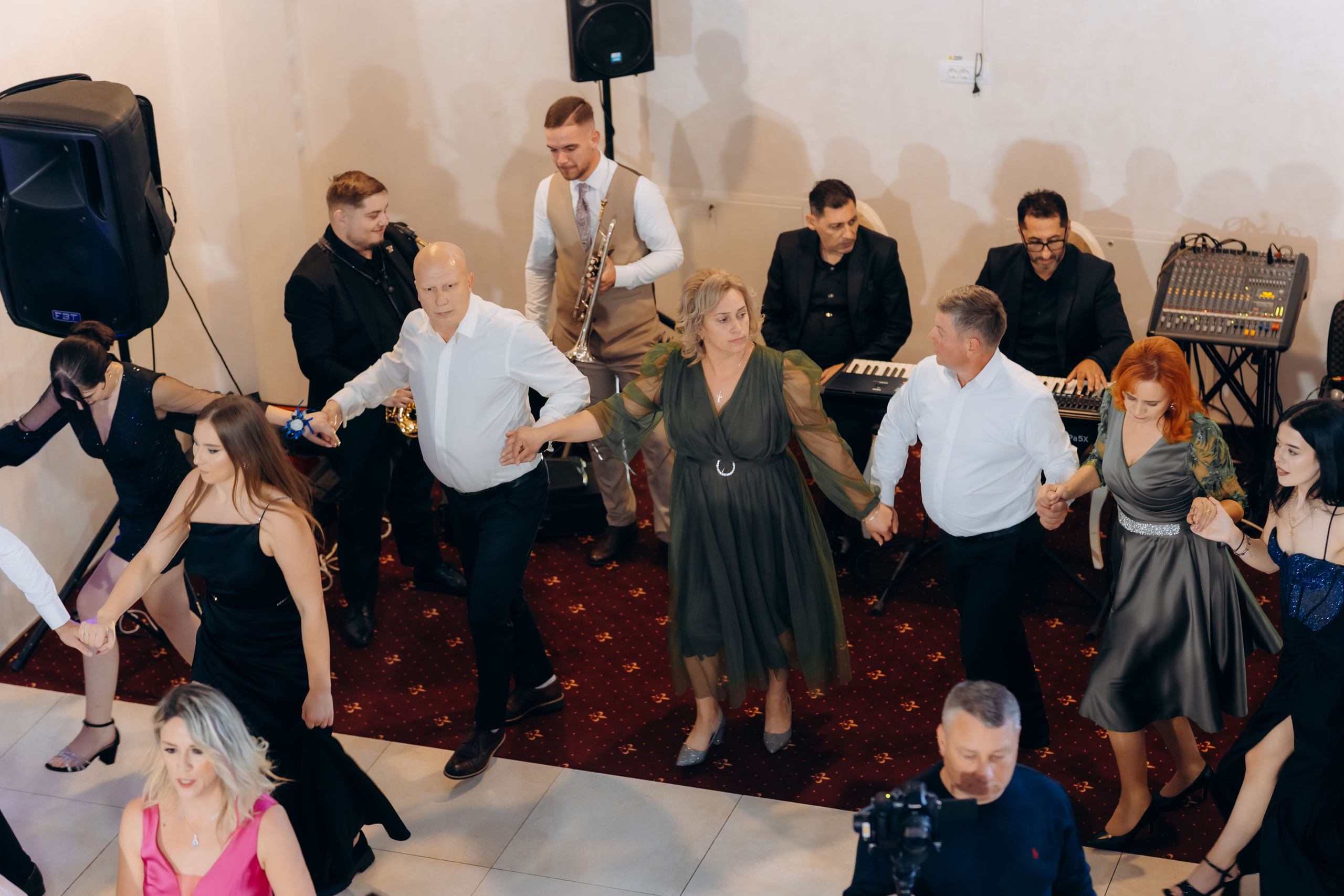 Loredana & Emilian – Ziua Nunții | Videografie - fotografie Botez Suceava, Iași, Botoșani. Servicii foto-video profesionale, pentru momente de neuitat