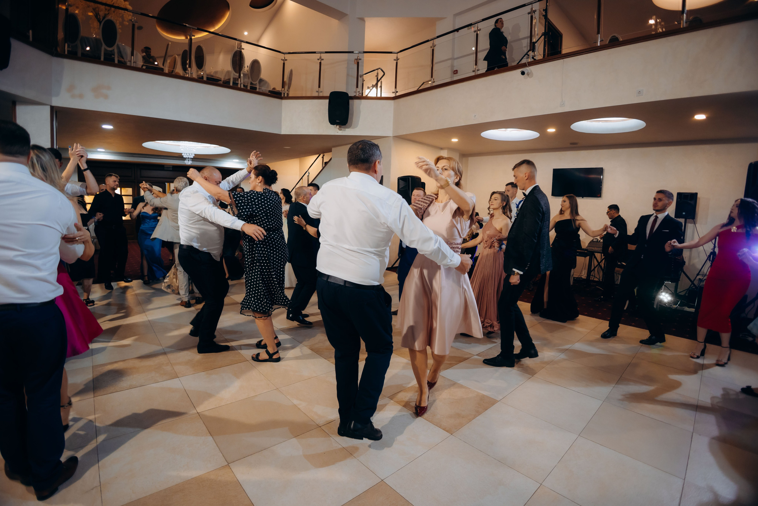 Loredana & Emilian – Ziua Nunții | Videografie - fotografie Botez Suceava, Iași, Botoșani. Servicii foto-video profesionale, pentru momente de neuitat