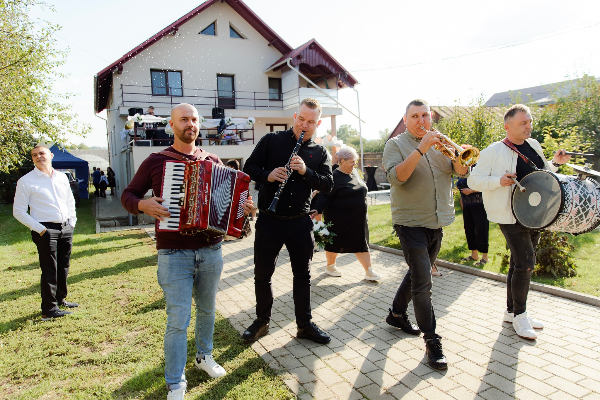 Mihai & Oana. Servicii foto-video profesionale, pentru momente de neuitat