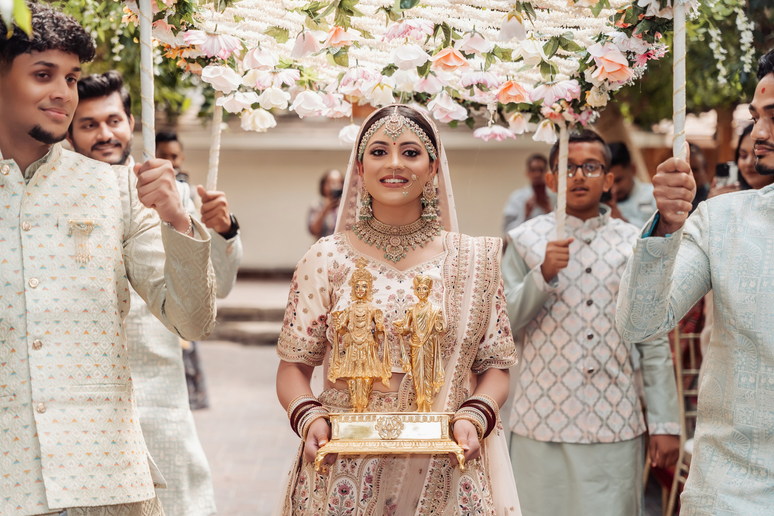 Darshil & Shailja. Wedding Photographer & Cinematographer studios