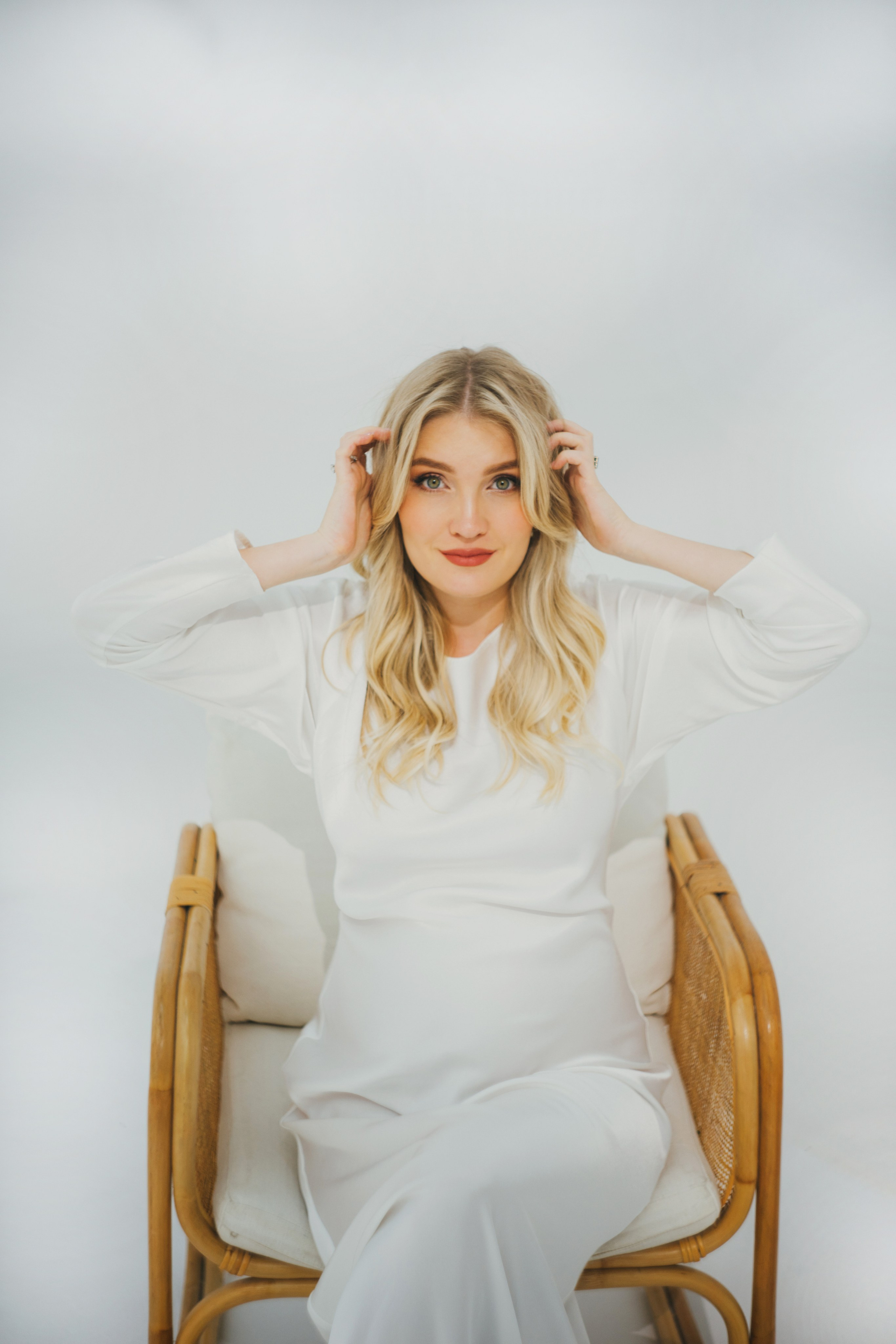 Olga. Professional Photographer Abu Dhabi, Dubai — Yulia Ismoilova | 2025