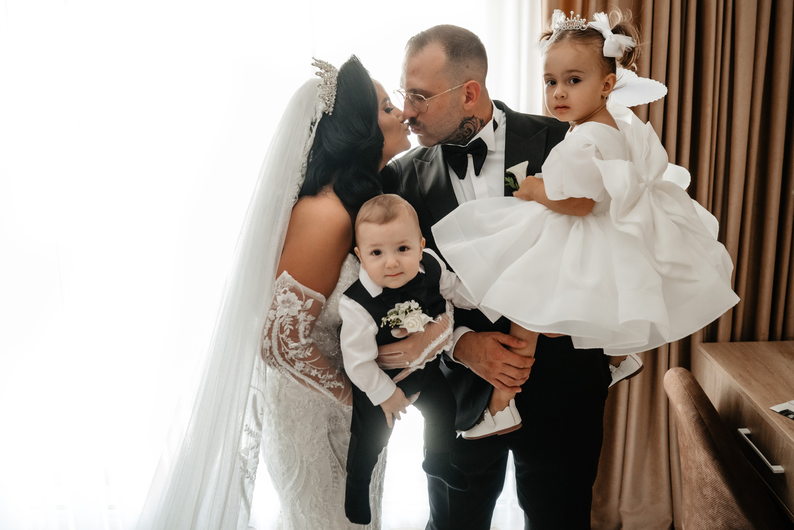 🤎 M a r i n a & A l i n - Wedding Day Preview. Wedding & Family Photographer