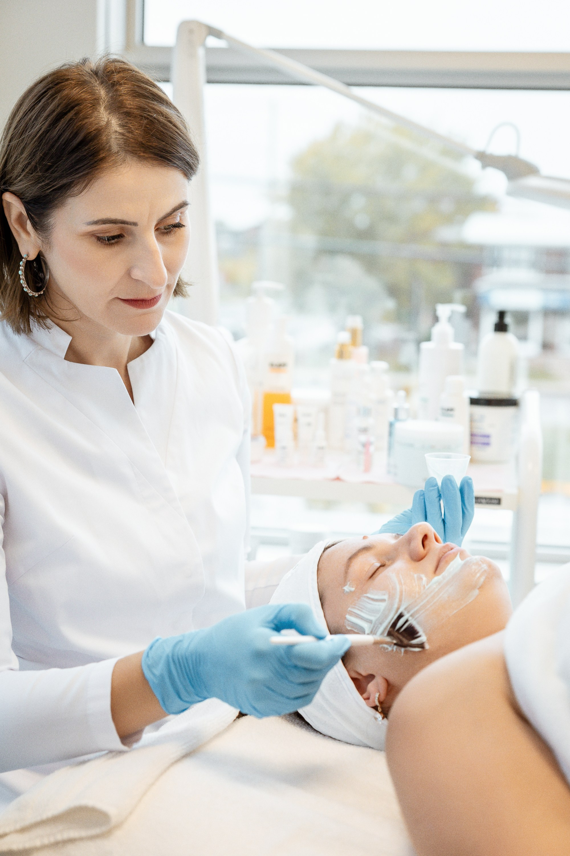 Violeta Sili, Esthéticienne/Beautician