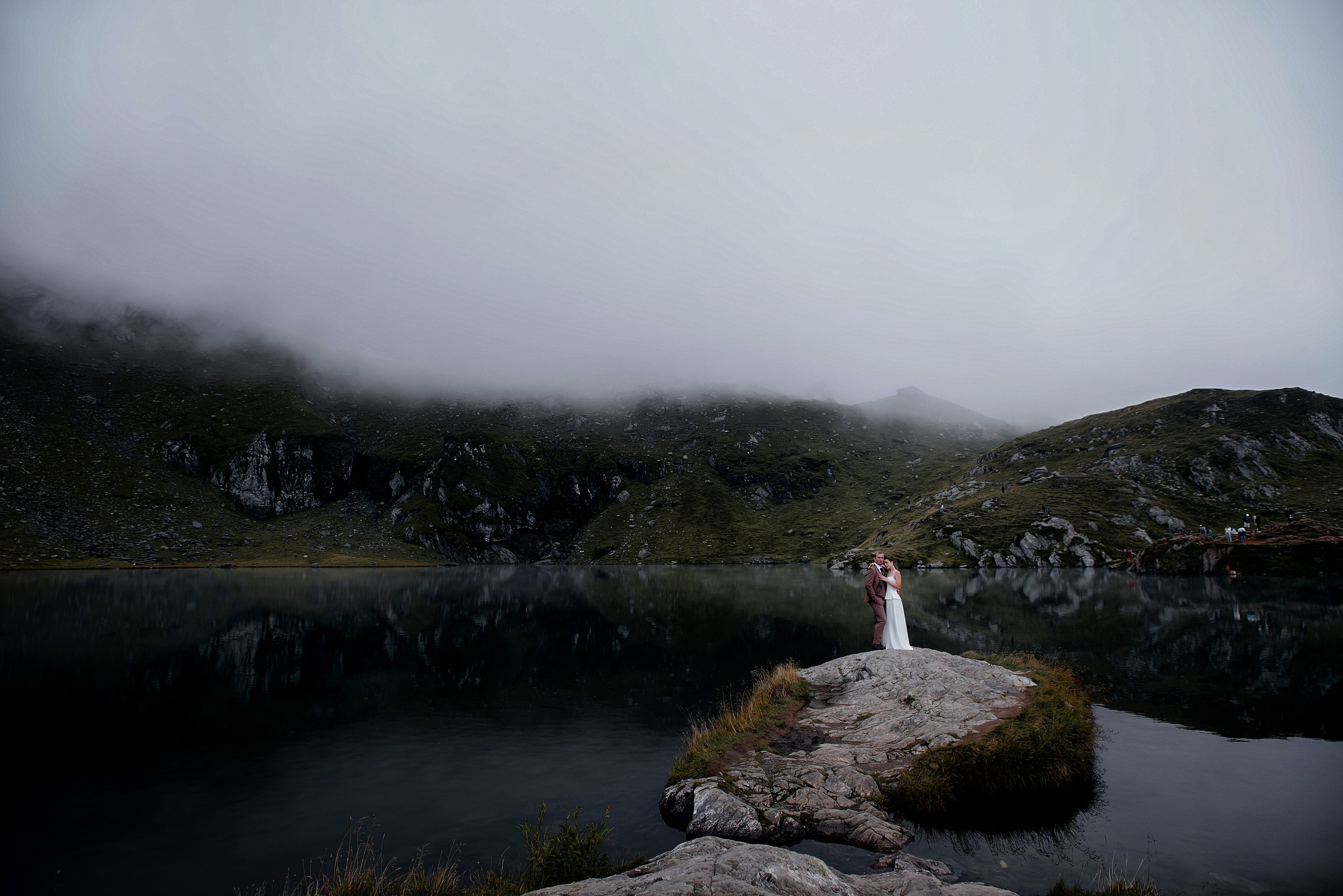 Lacul Bâlea, România. Victoria & Grigorie. Wedding photographer from Moldova Alexey Chipchiu