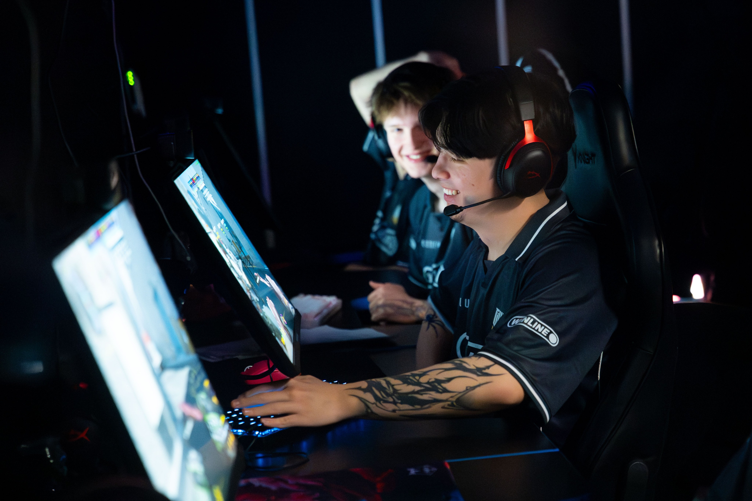 LanDaLan & FRAG & GLuck Yungstar & UCA