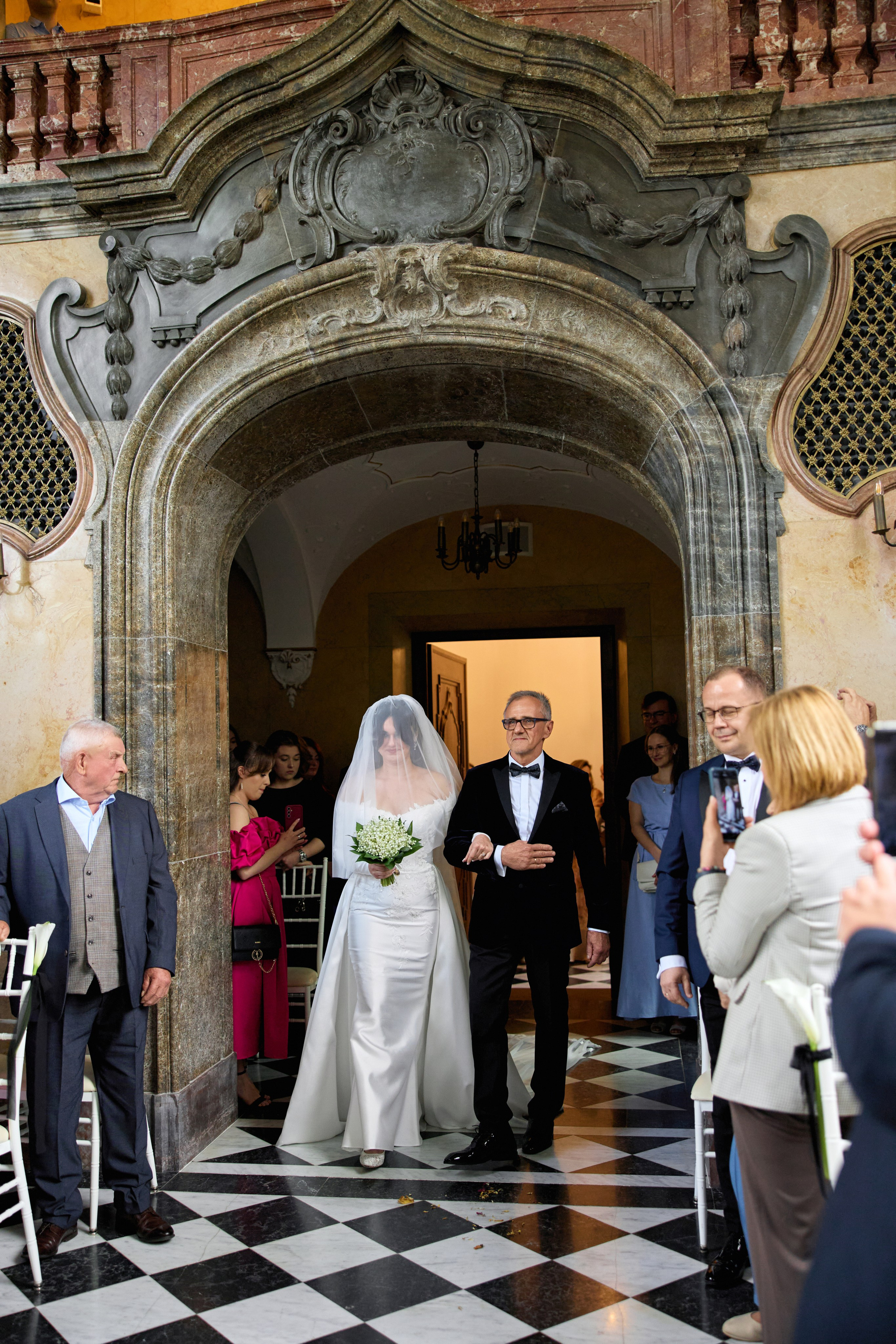Wiktoria & Kacper. Pałac Goetz. Fotograf ślubny i rodzinny w Krakowie Yana Klymova