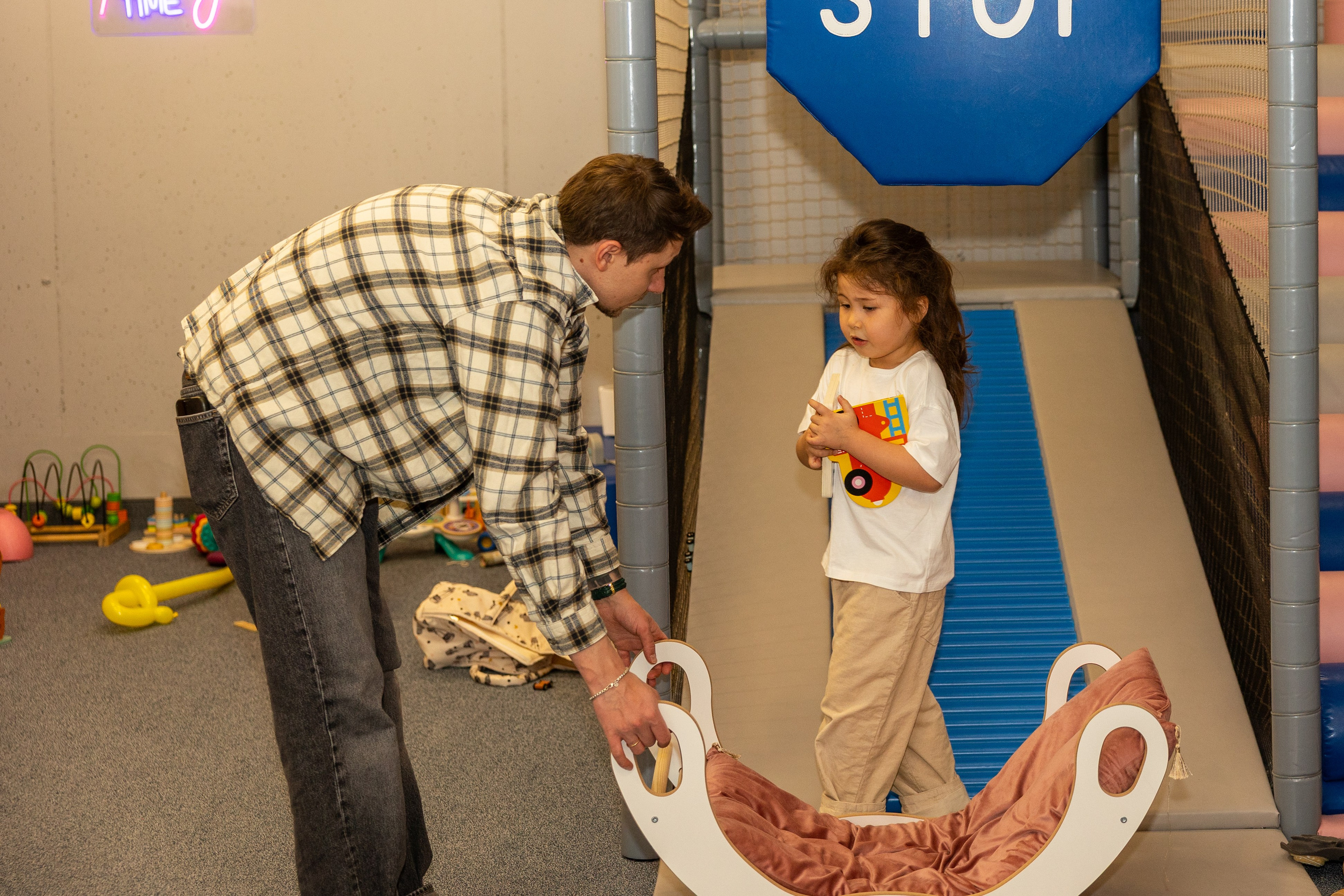 День рождения Артёма 24 января 2026 года. Семейный и детский фотограф в Варшаве Мила Бобровская