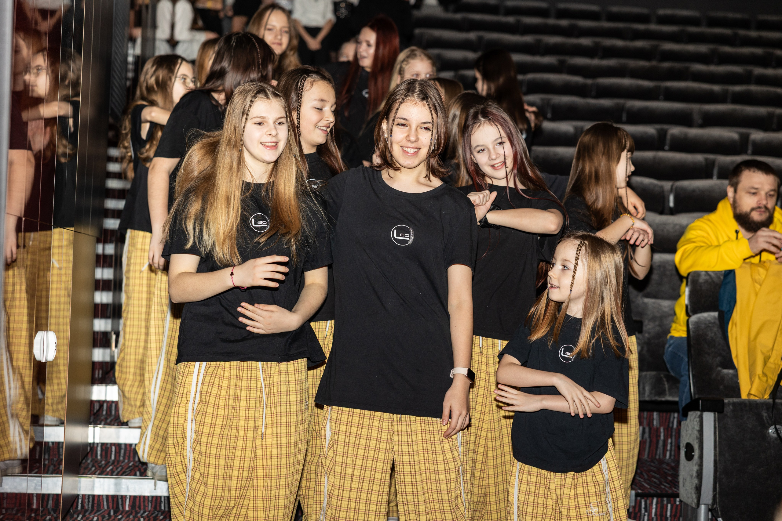 LEO DANCE SHOW WINTER 2025. Семейный и детский фотограф в Варшаве Мила Бобровская