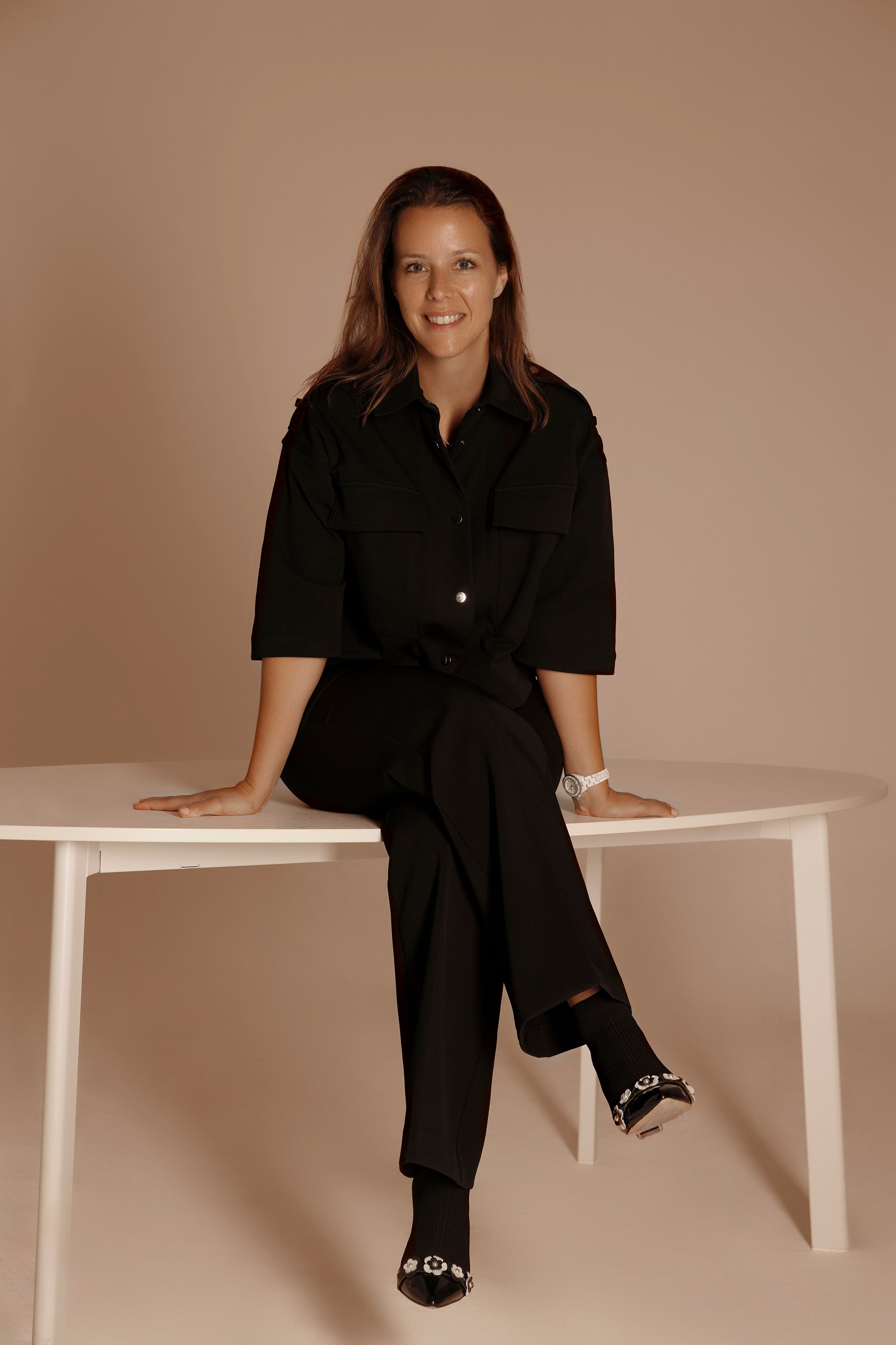 Business portrait. Female Photographer in Dubai