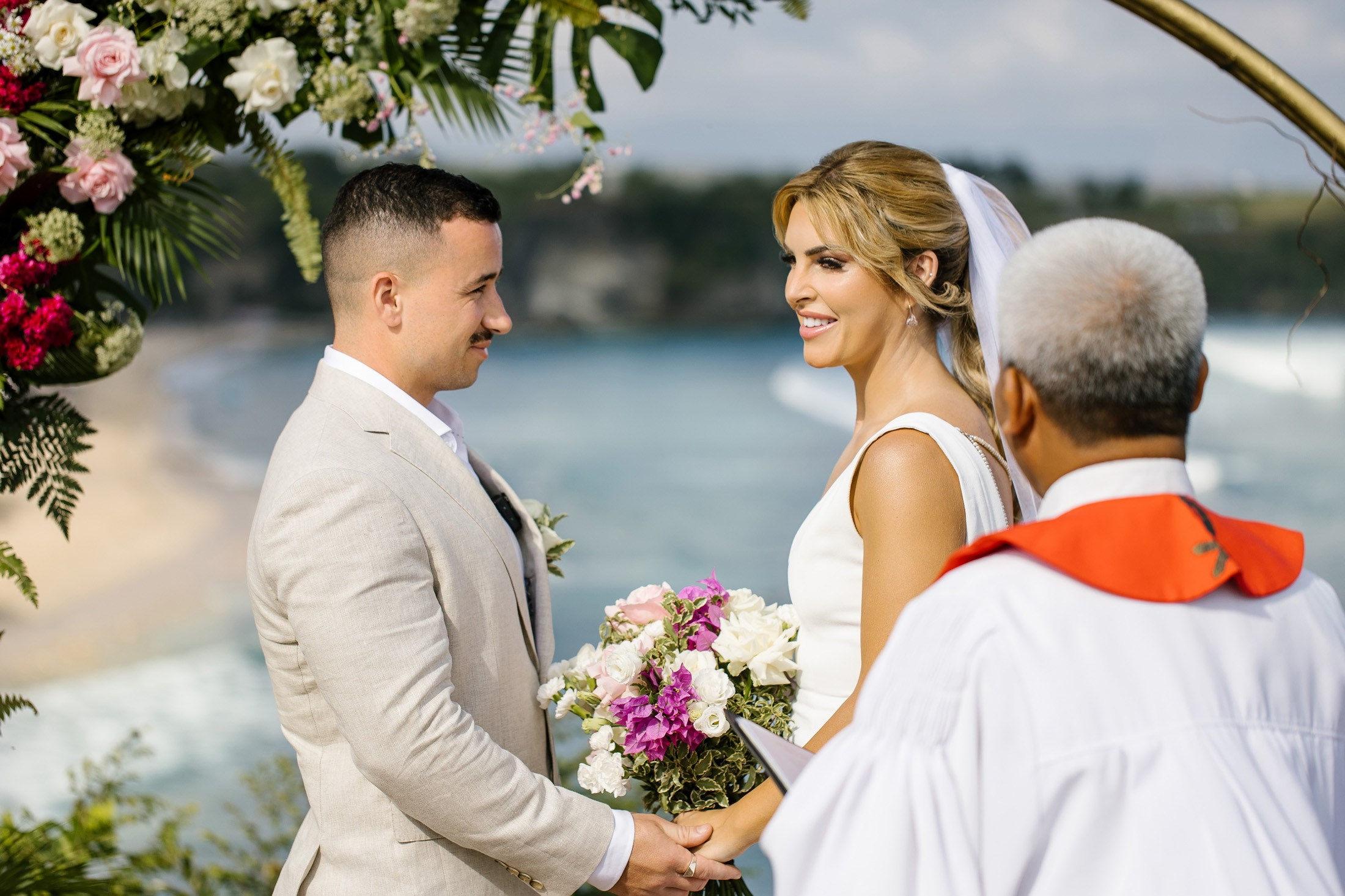 Escape to Bali on a cliff. Get.it.feel — Aesthetic Photography and Videography