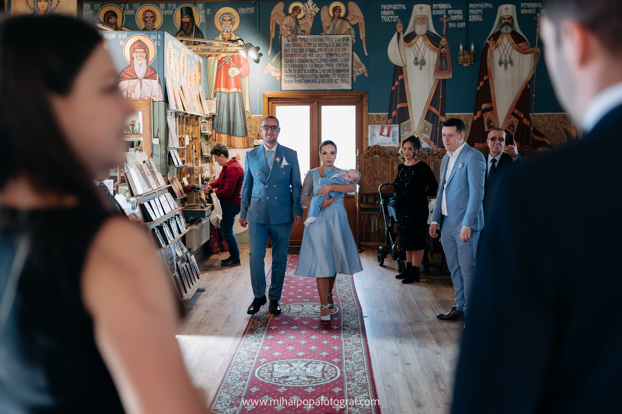 Fotograf de botez în Bucuresti| Mihai Popa Fotograf. Fotograf Nuntă & Botez București - Mihai Popa | Dincolo de oameni, imortalizez emoții!