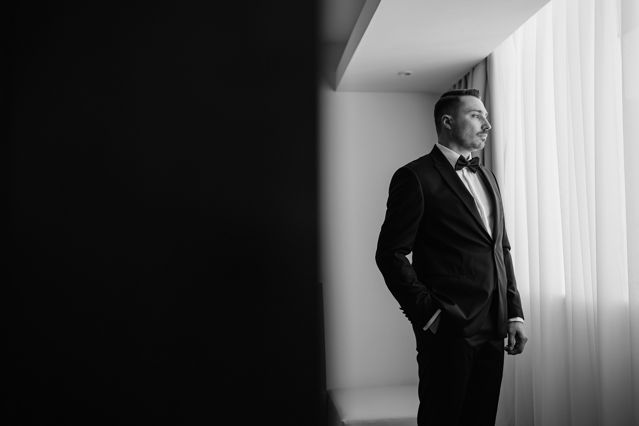 Nunta Anca si Marius, sedinta foto cu miri in locatie superba, la Hotel Corinthia Bucuresti. Fotograf nunta Bucuresti - Manu Ivanciu | Fotograf botez