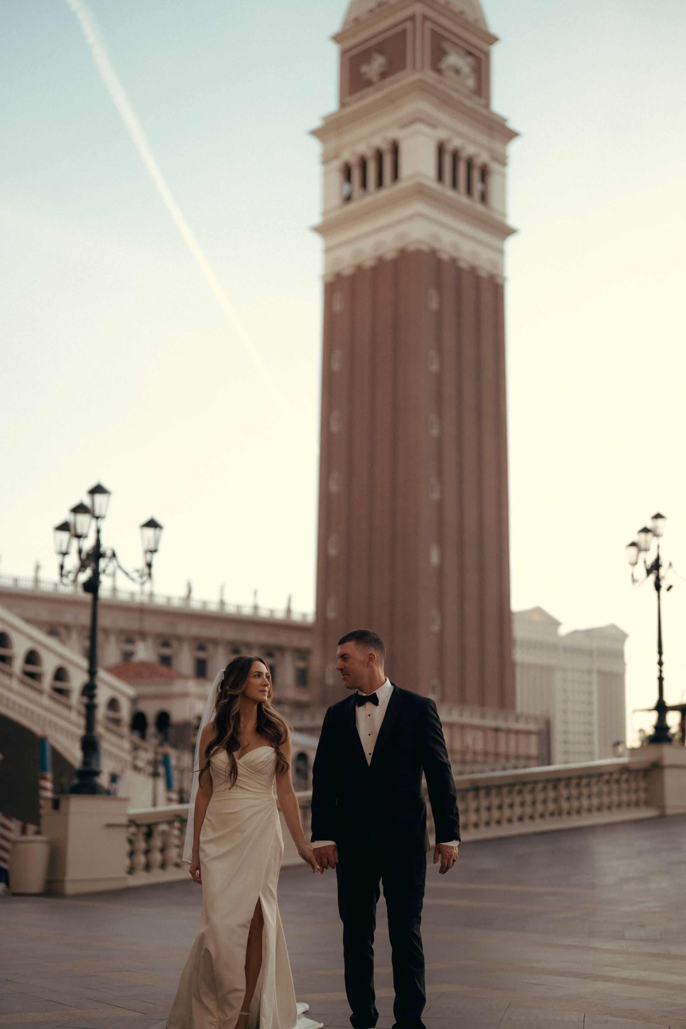 L&C. Wedding & elopement photographer Viktoriya Kravtsov. Las Vegas