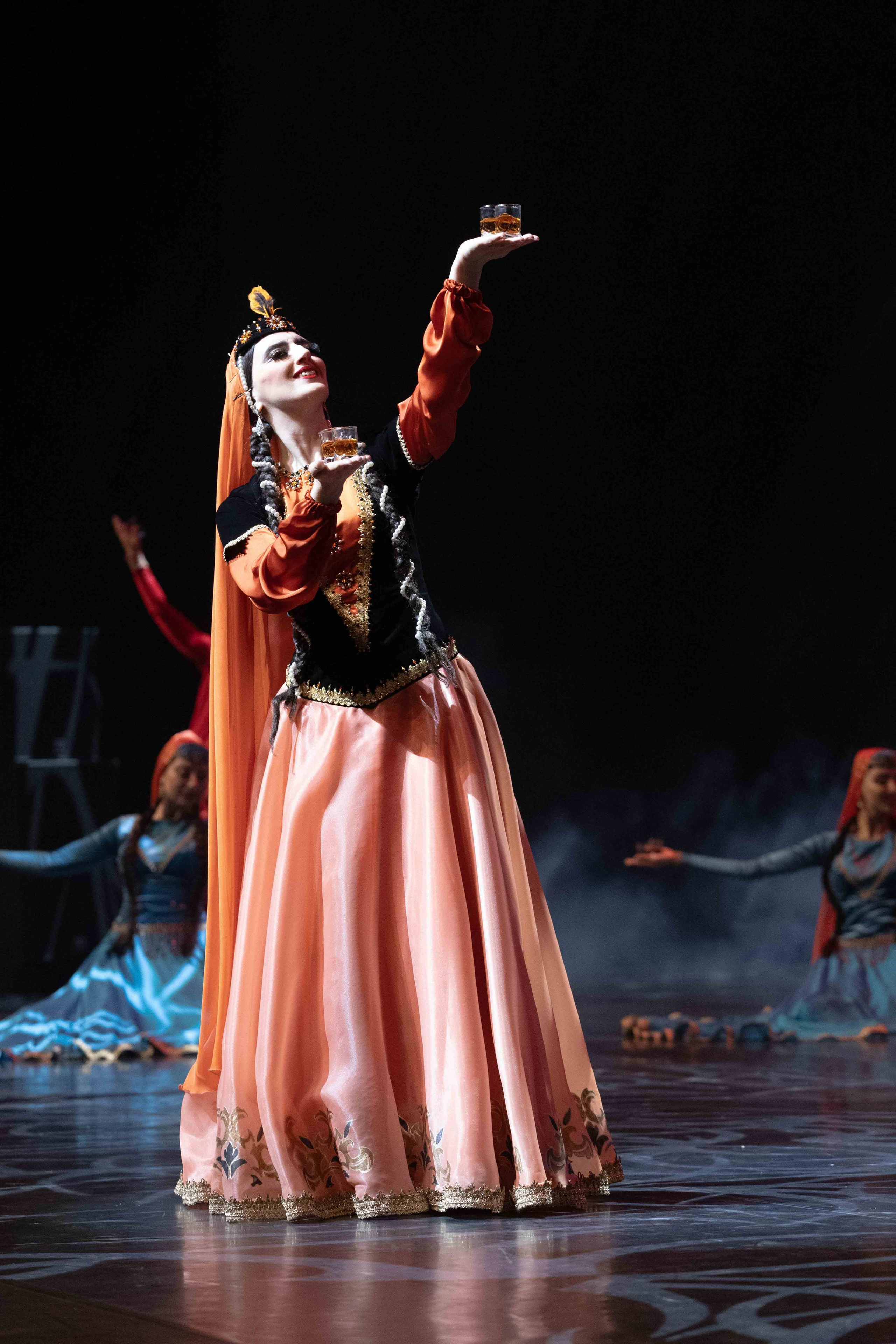 STATE DANCE ENSEMBLE. Wedding&Event photographer Ismail Rzayev in Baku