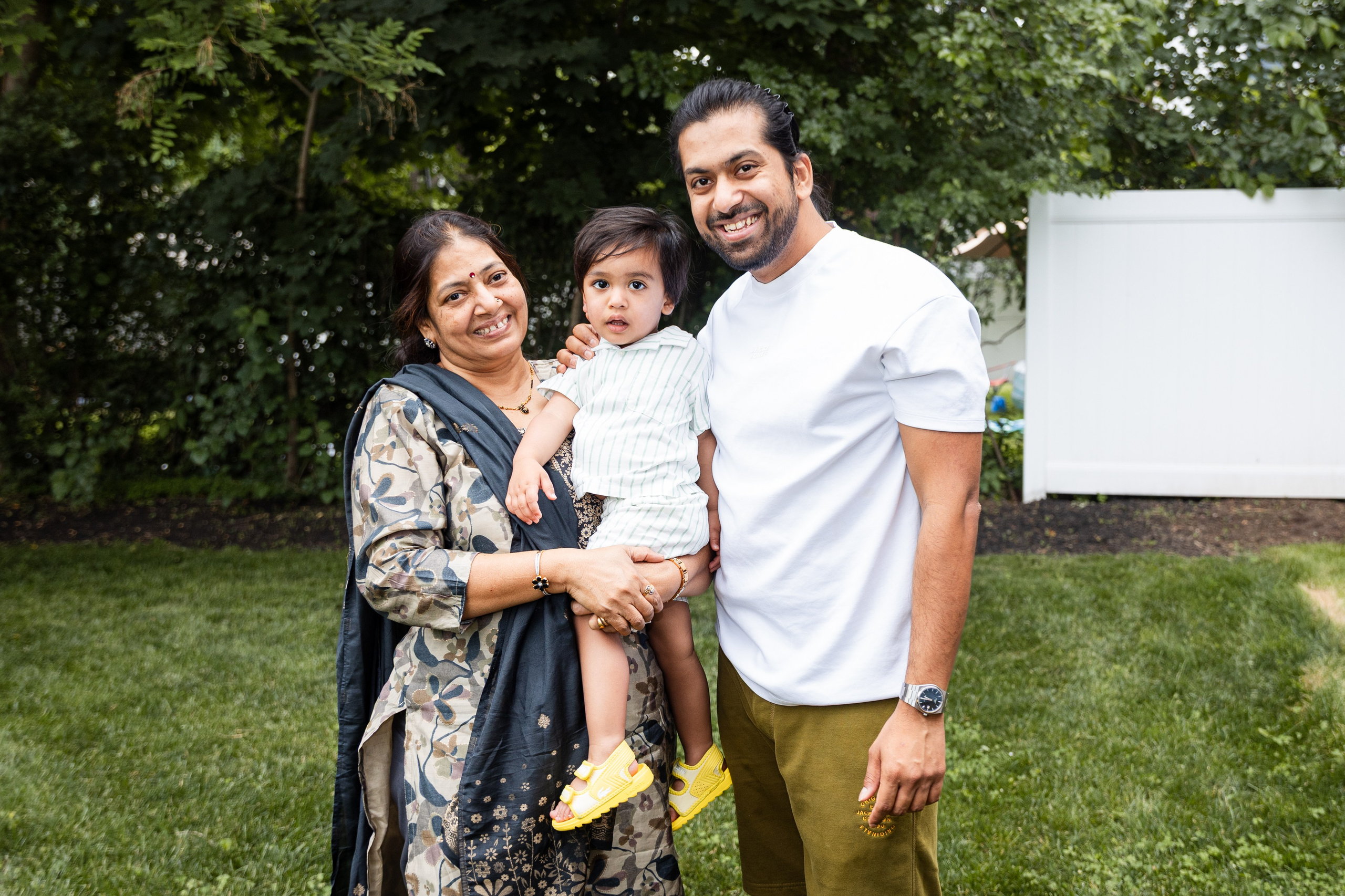 Family children's party in the backyard. Family, lifestyle, and commercial photography in New York and New Jersey