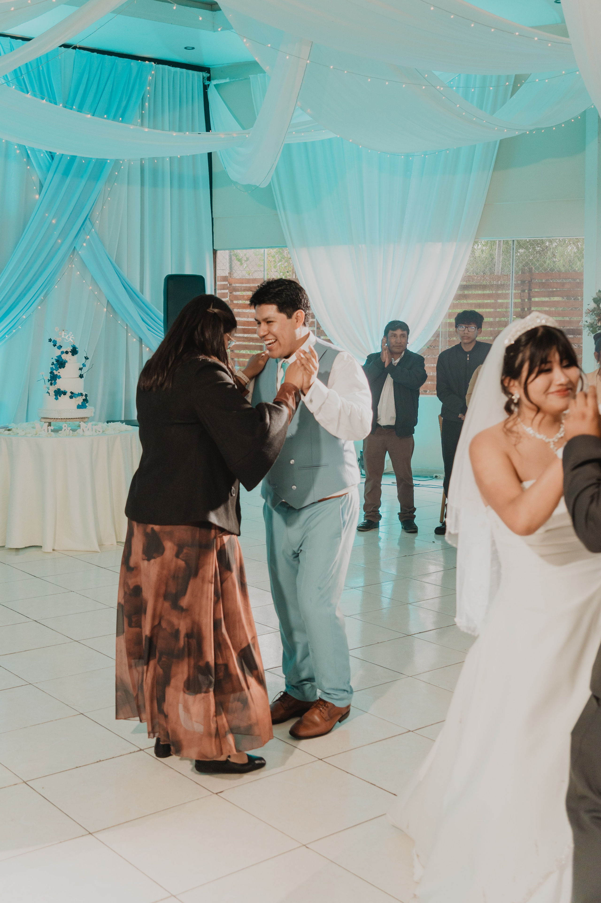 STEISY + EMMANUEL | BODA RELIGIOSA. Studio KVTA | Fotografía y Video de Bodas en Arequipa