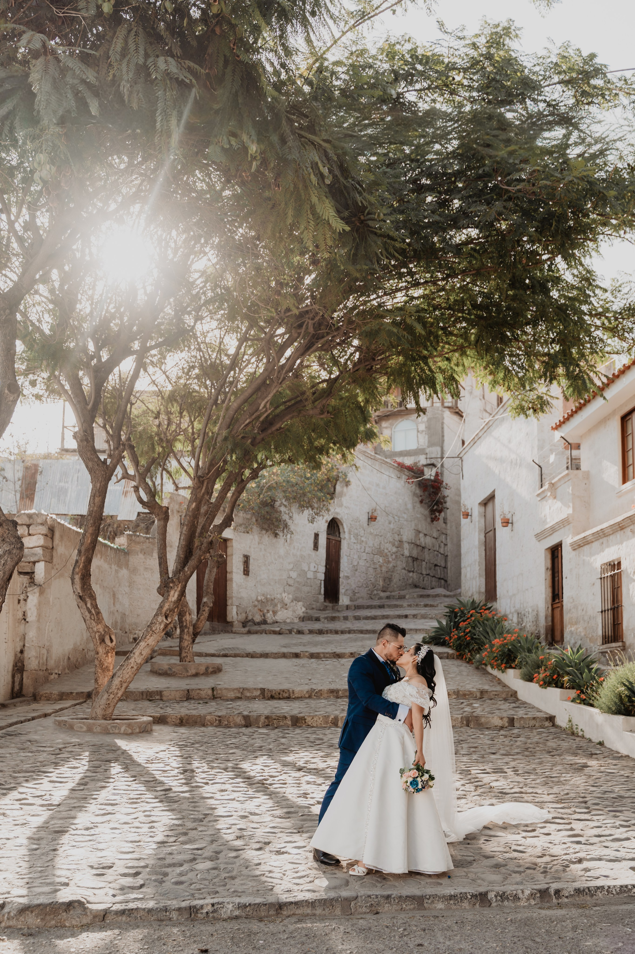 GABRIELA + JORGE | BODA CIVIL RELIGIOSA. Studio KVTA | Fotografía y Video de Bodas en Arequipa