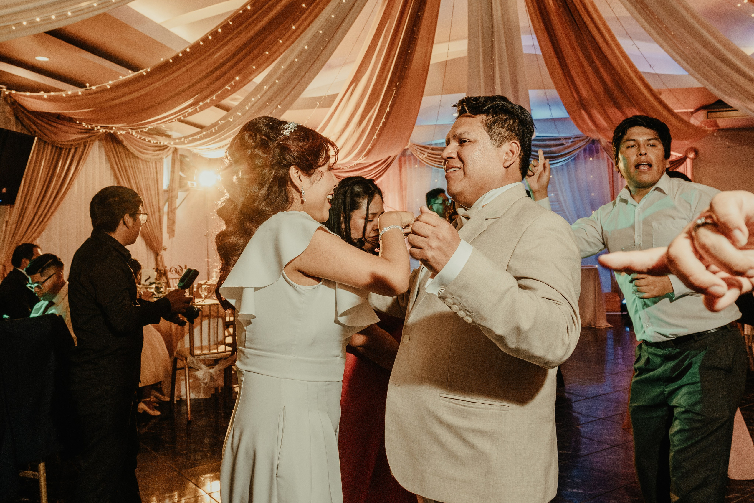 VANESSA + FRANKLIN BODA RELIGIOSA. Studio KVTA | Fotografía y Video de Bodas en Arequipa