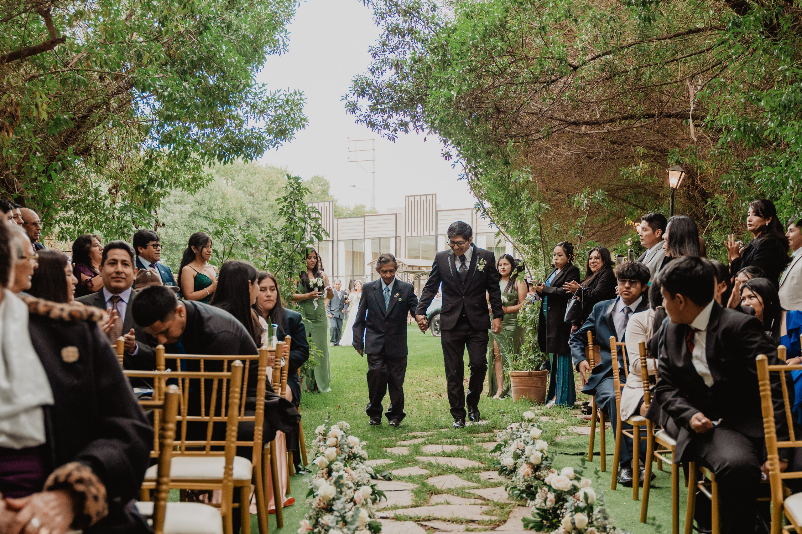 FERNANDO + MARIBEL | BODA RELIGIOSA. Studio KVTA | Fotografía y Video de Bodas en Arequipa