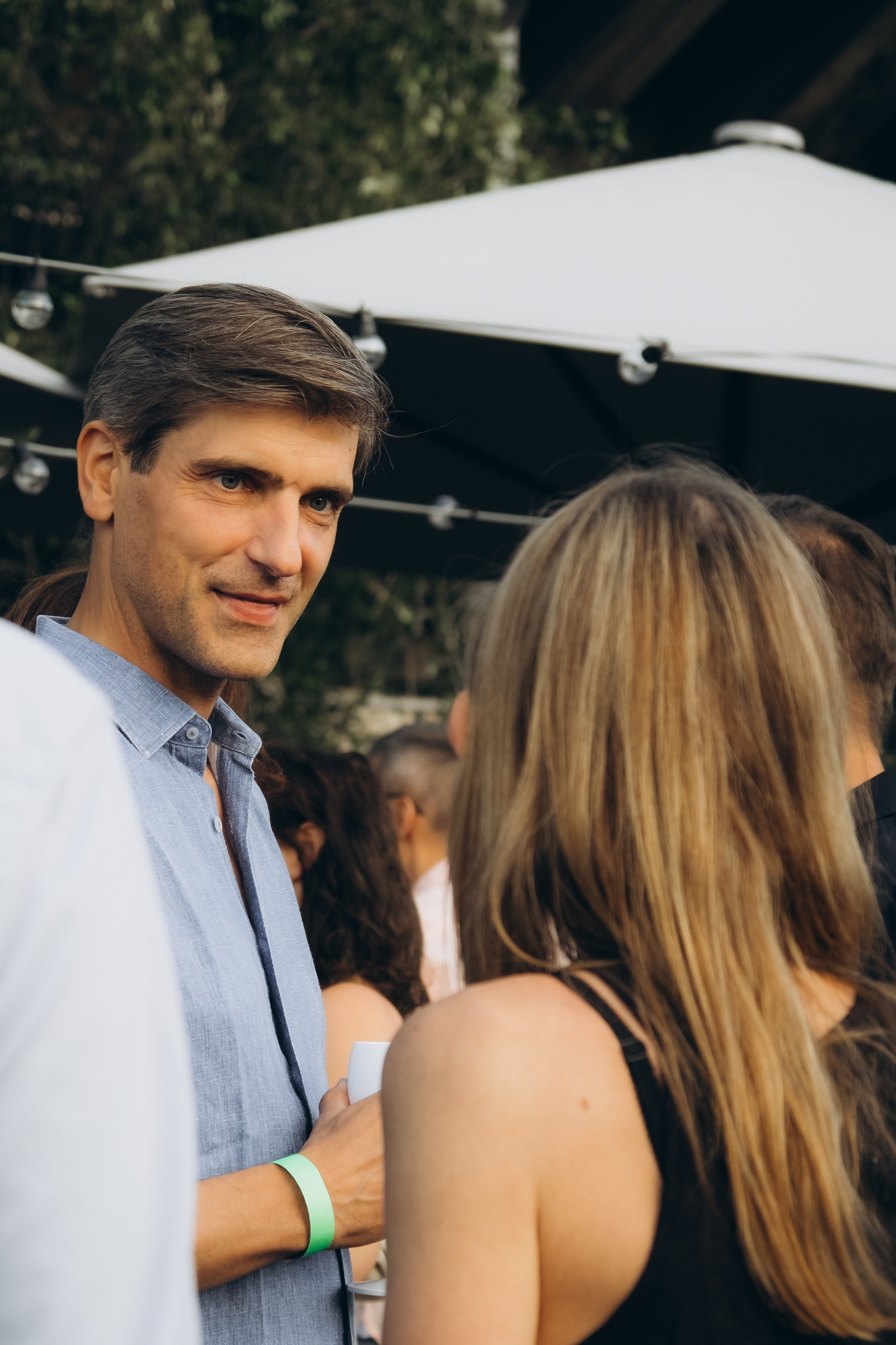 Marie’s Birthday with an Eiffel Tower view. Photographer in Paris Marina Chaput