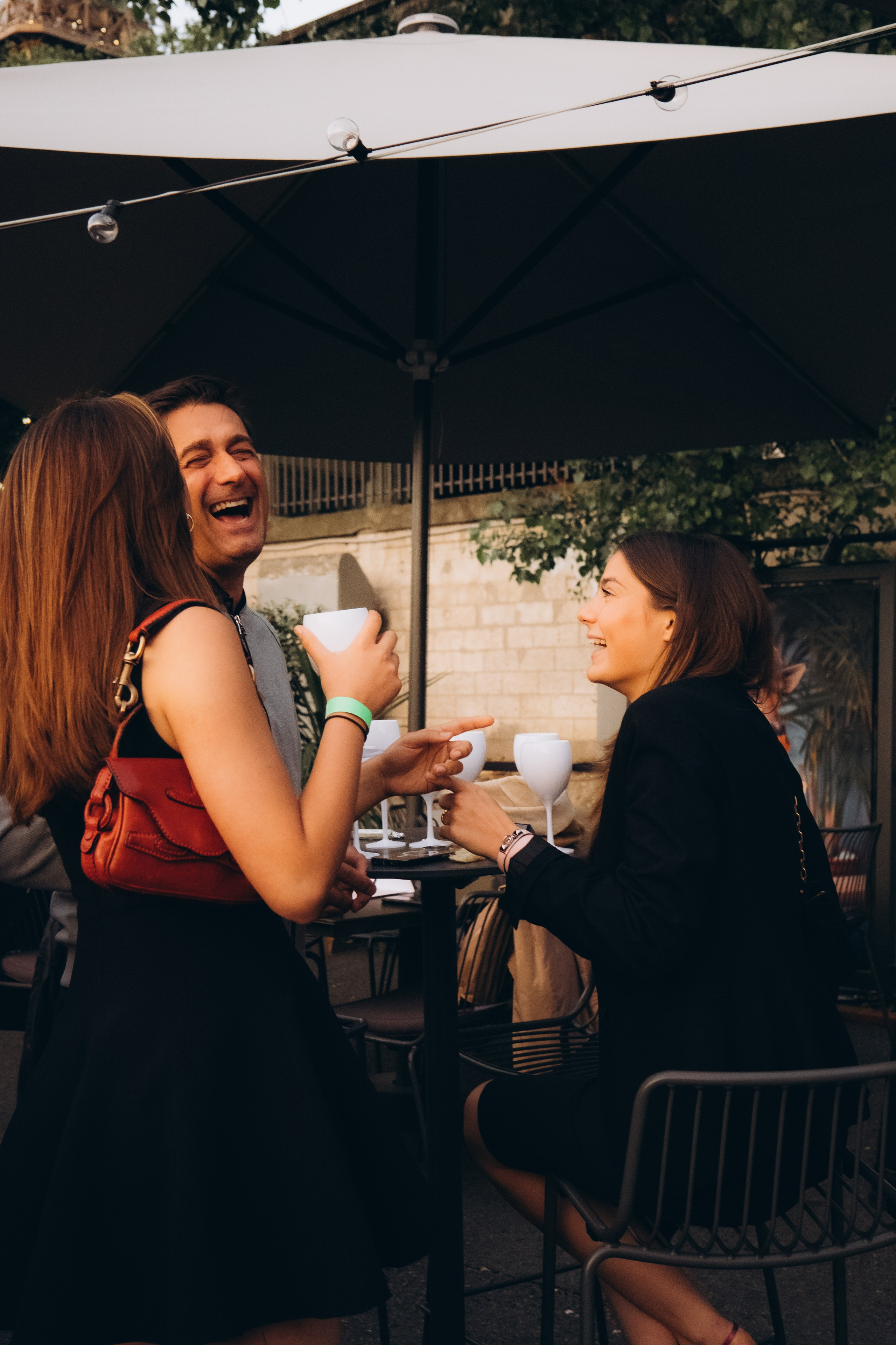 Marie’s Birthday with an Eiffel Tower view. Photographer in Paris Marina Chaput
