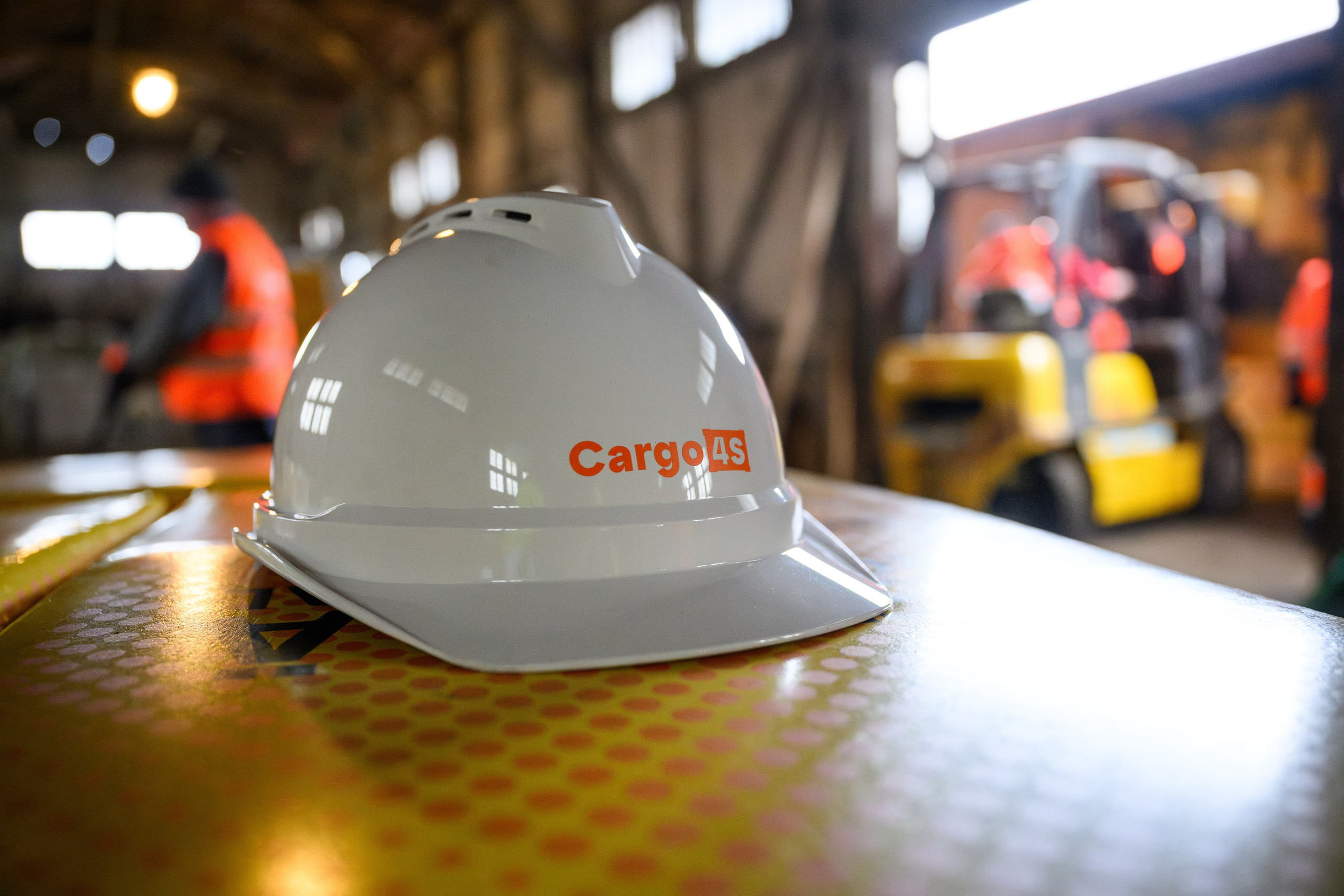 Cargo 4s — reklāmas foto. Ritvars Pujats Emotion Photographer