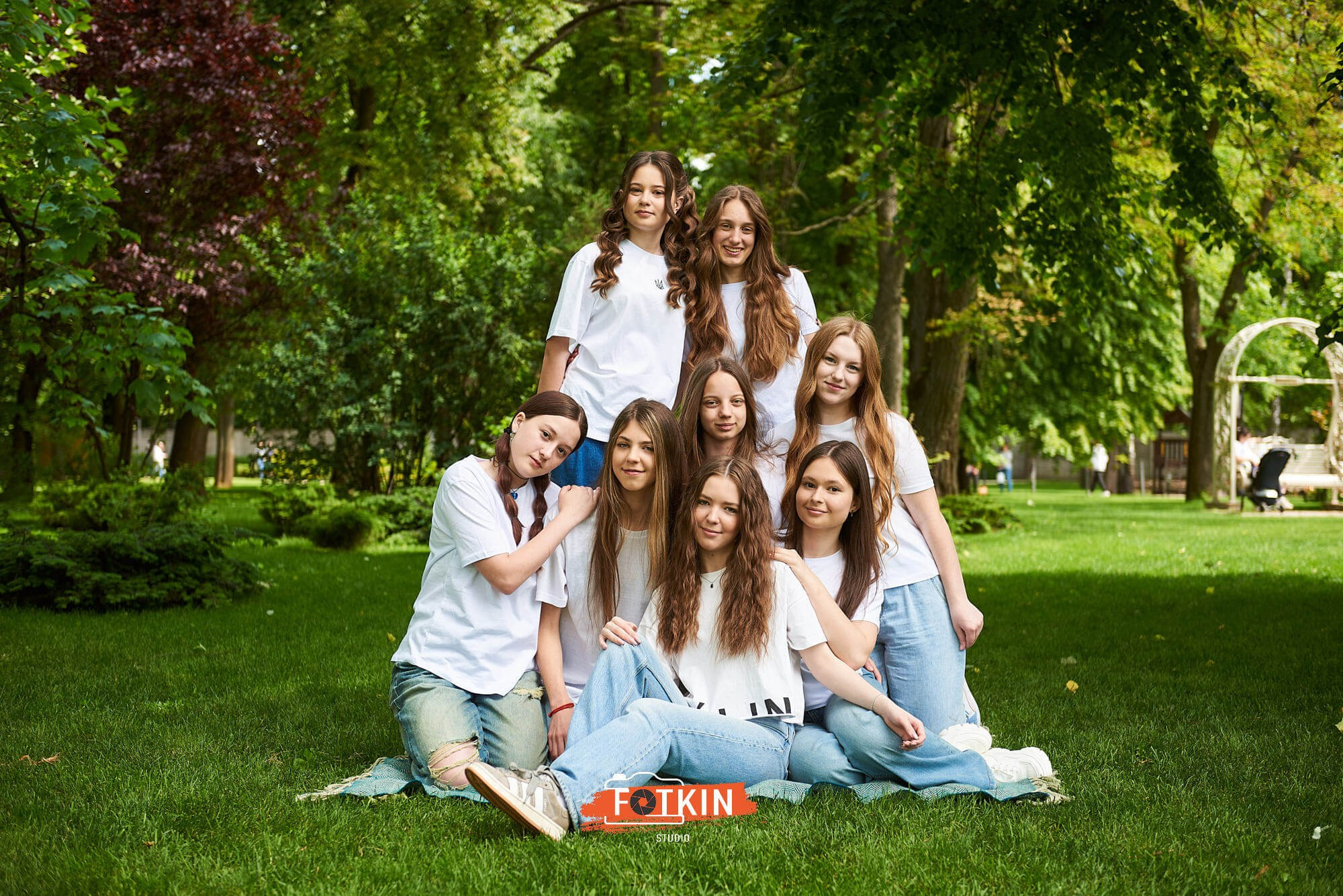 Випускний альбом для 9 та 11 класу замовити в Києві. Випускні альбоми фотокниги Київ та Дніпро