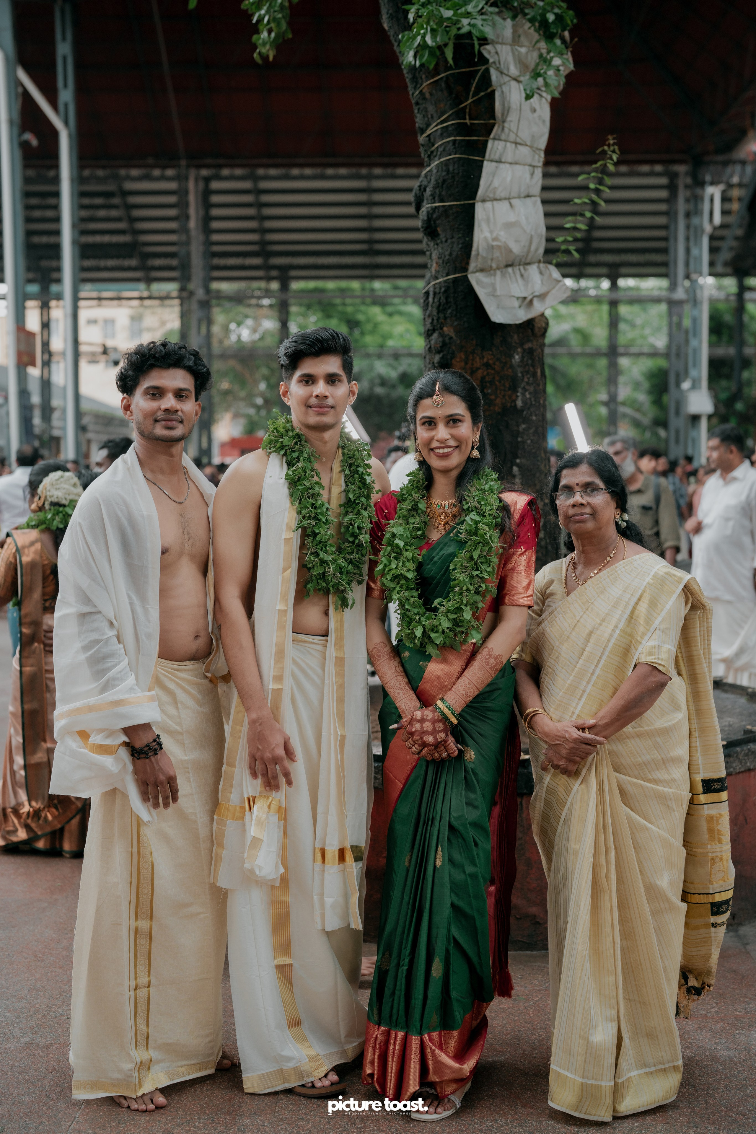 Guruvayur Wedding Ft. Athira & Abilash. Fine art Wedding Photographers in India & Canada