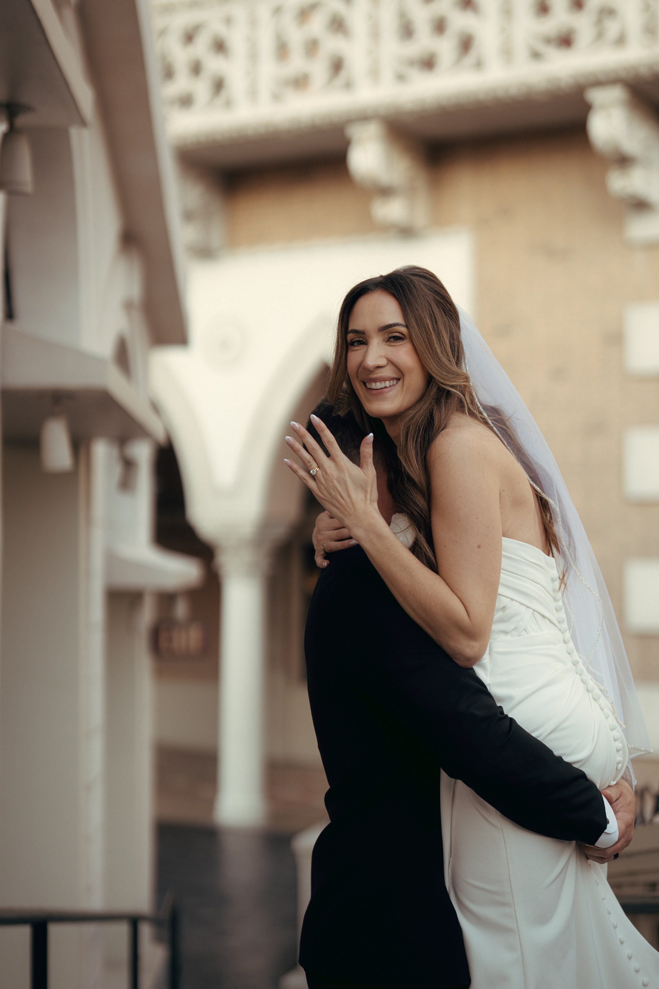 L&C. Wedding & elopement photographer Viktoriya Kravtsov. Las Vegas