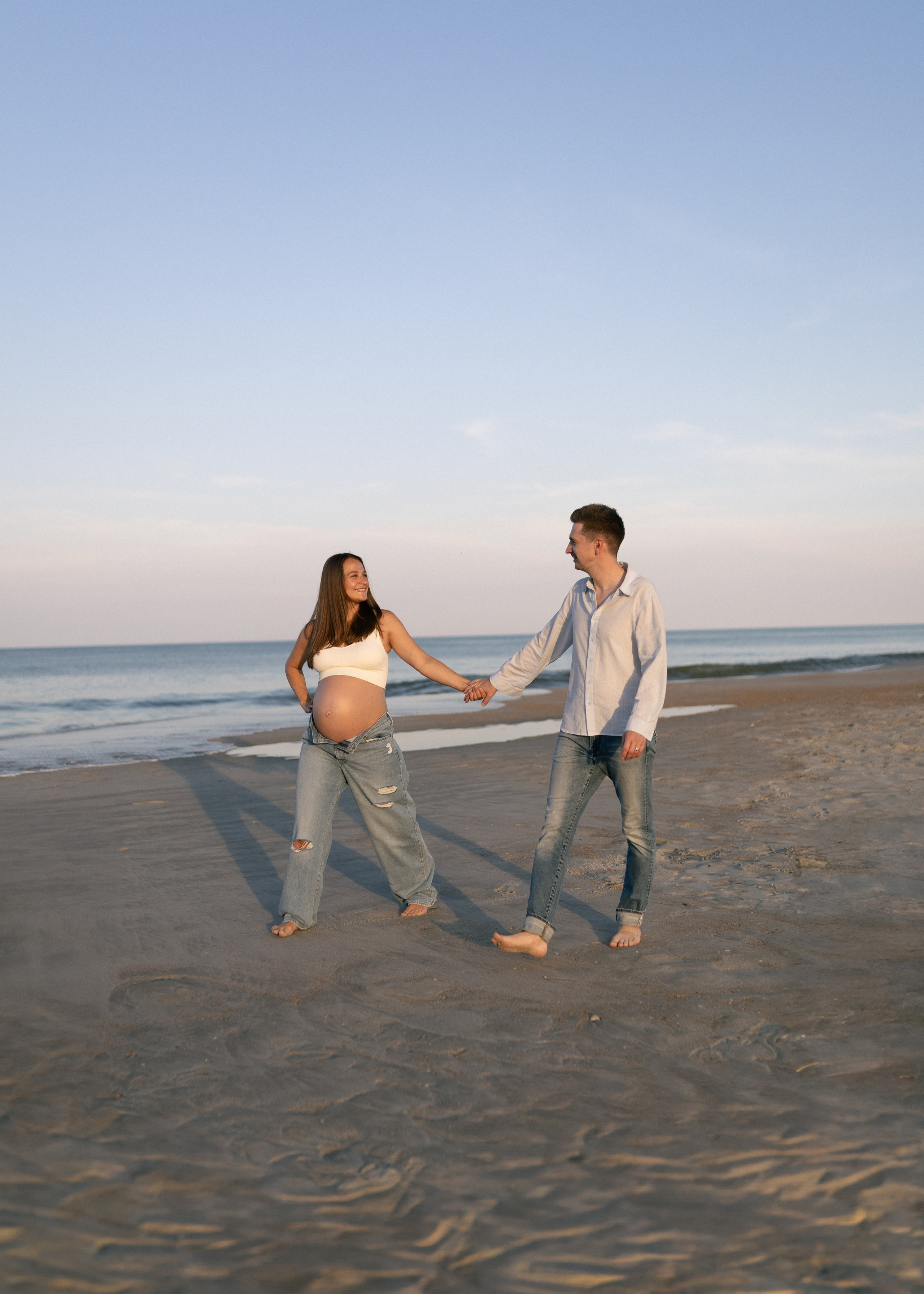 T + A Maternity at the Beach. Portrait and couples photographer in Florida, Valeriia Honcharova