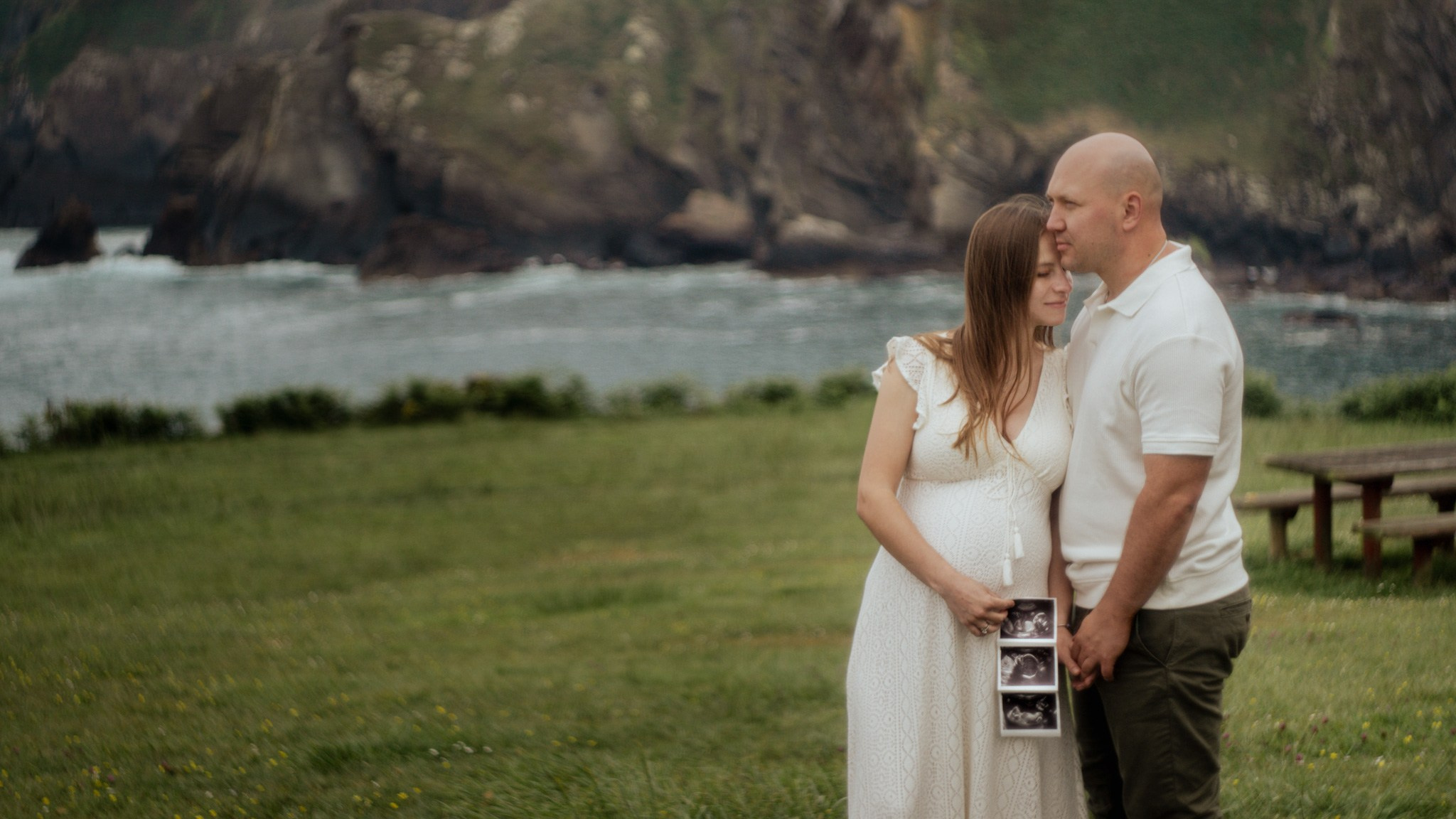 A Calm Maternity Story by the Sea in Asturias. Intimate moments & heartfelt portraits Anna Luchina