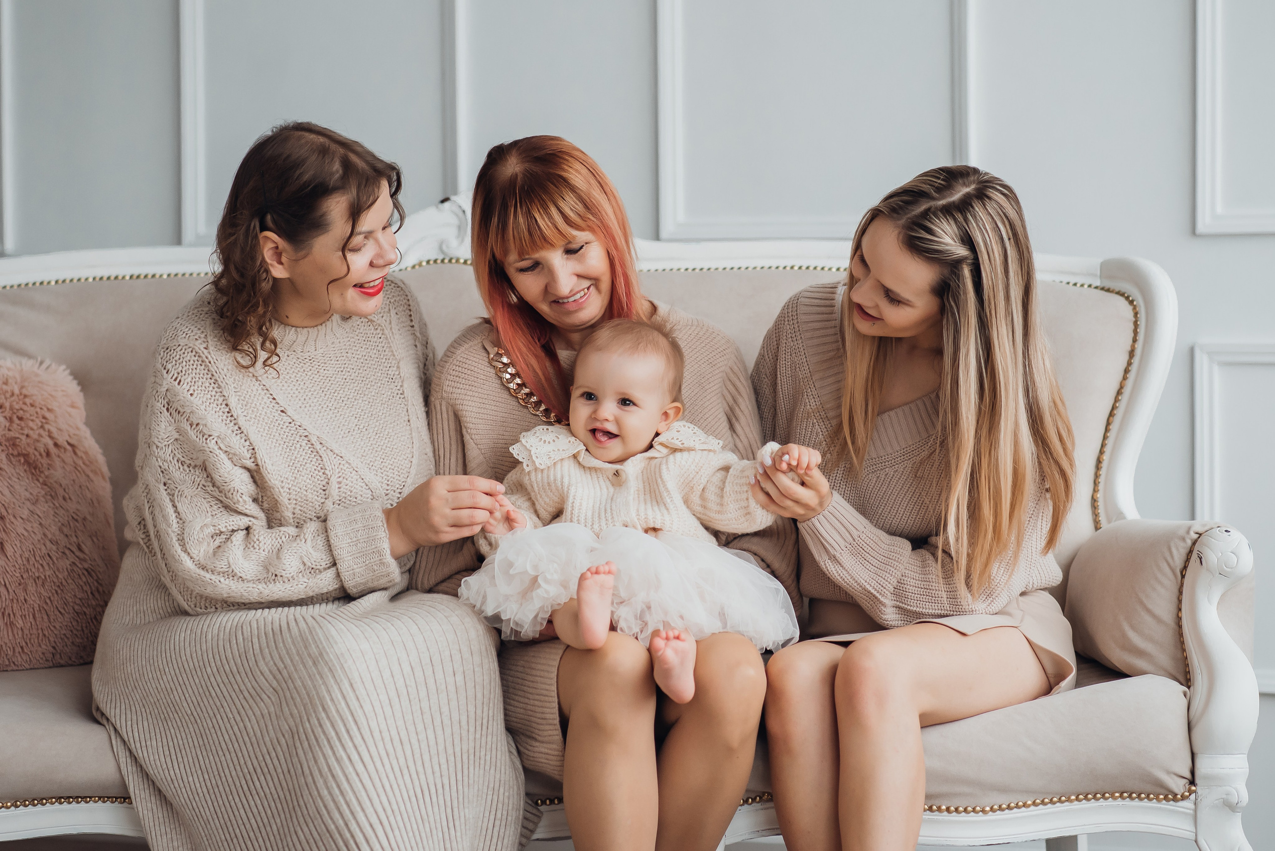 Fotosesijos studijoje. Aukse Stravi fotografė
