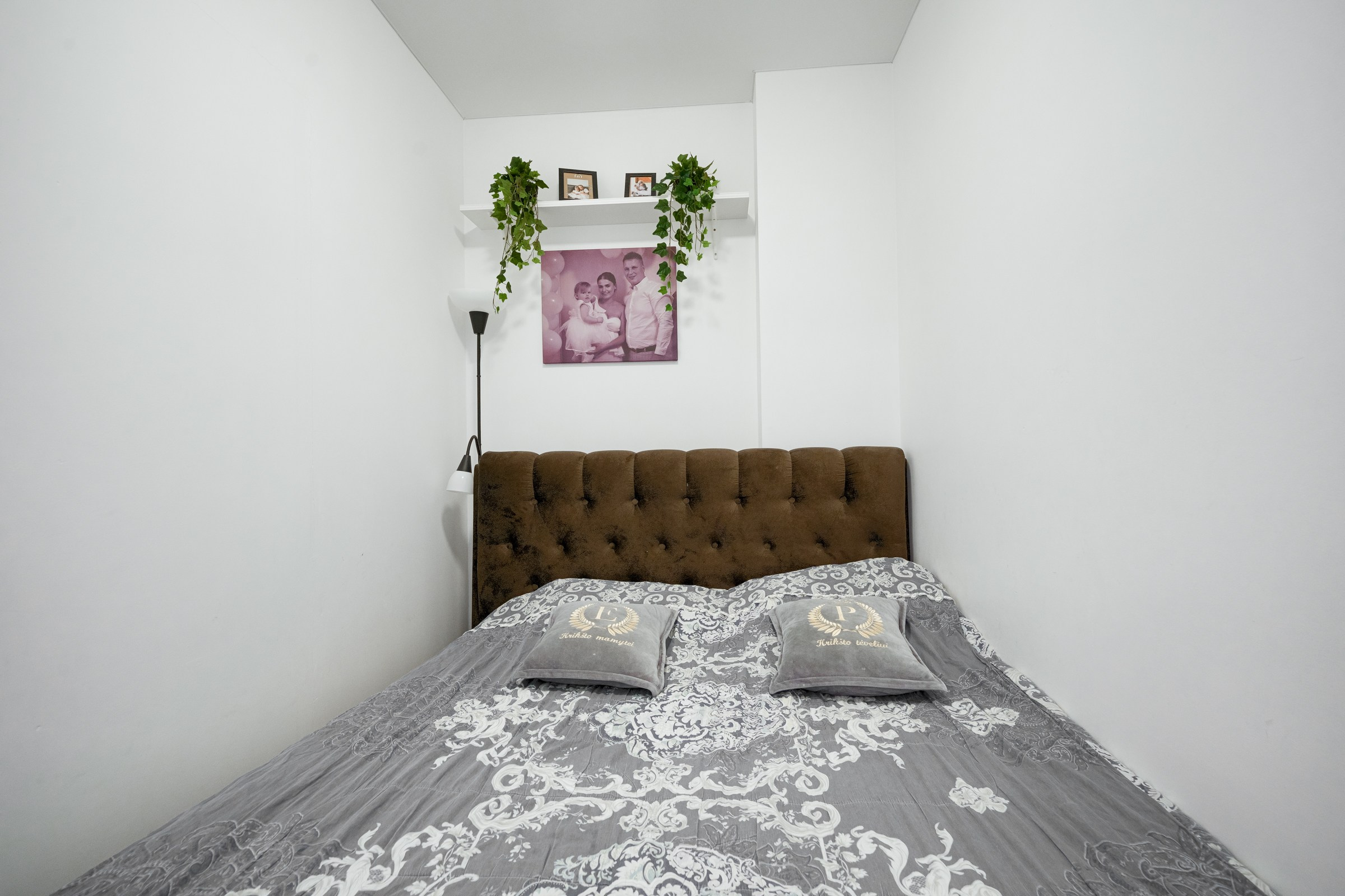 N.Lentvaris. Elina Sapiega fotografė Vilniuje