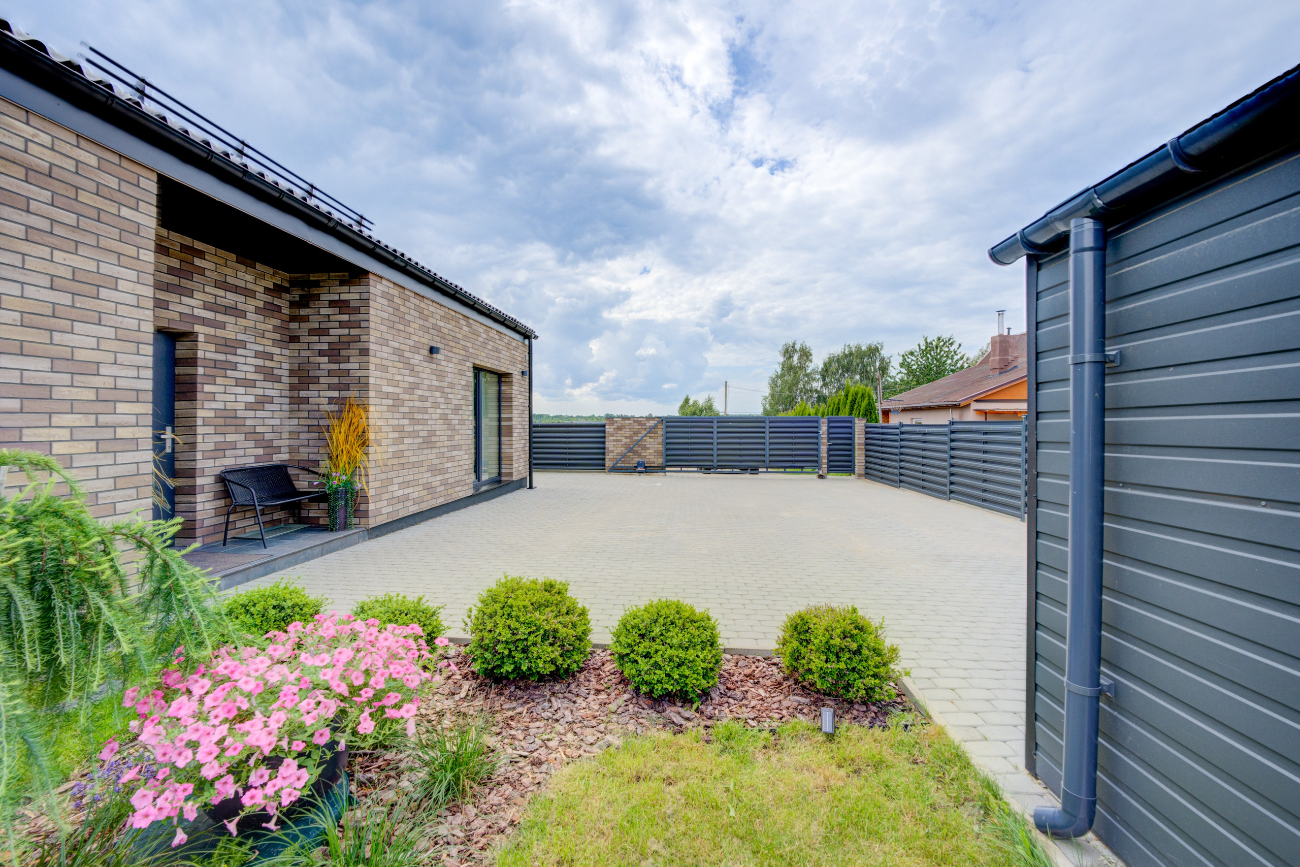 Lentvaris, gražus namas. Elina Sapiega fotografė Vilniuje