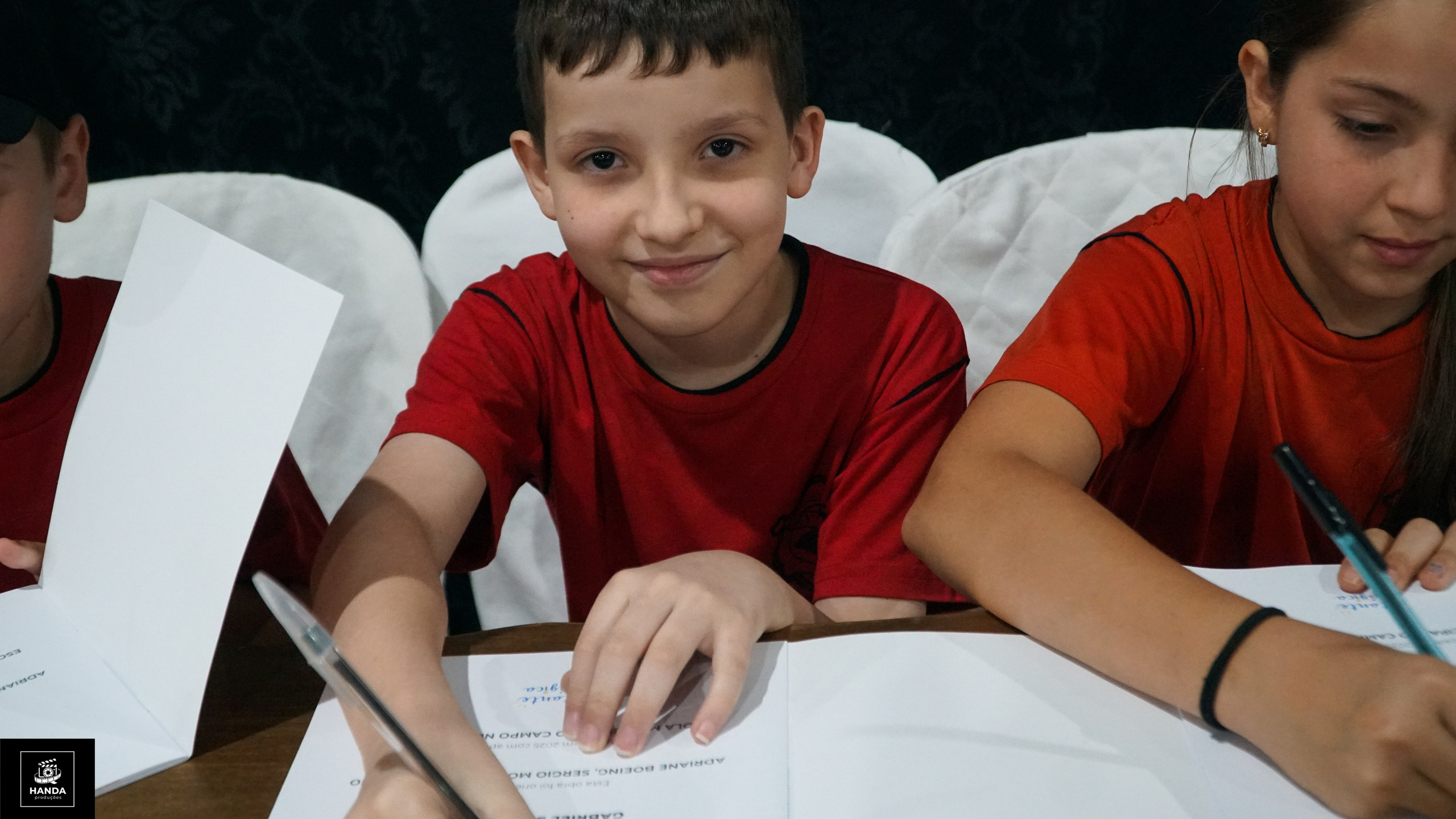 Noite autógrafos colégio Aurélio Buarque de Holanda. Handa Produções