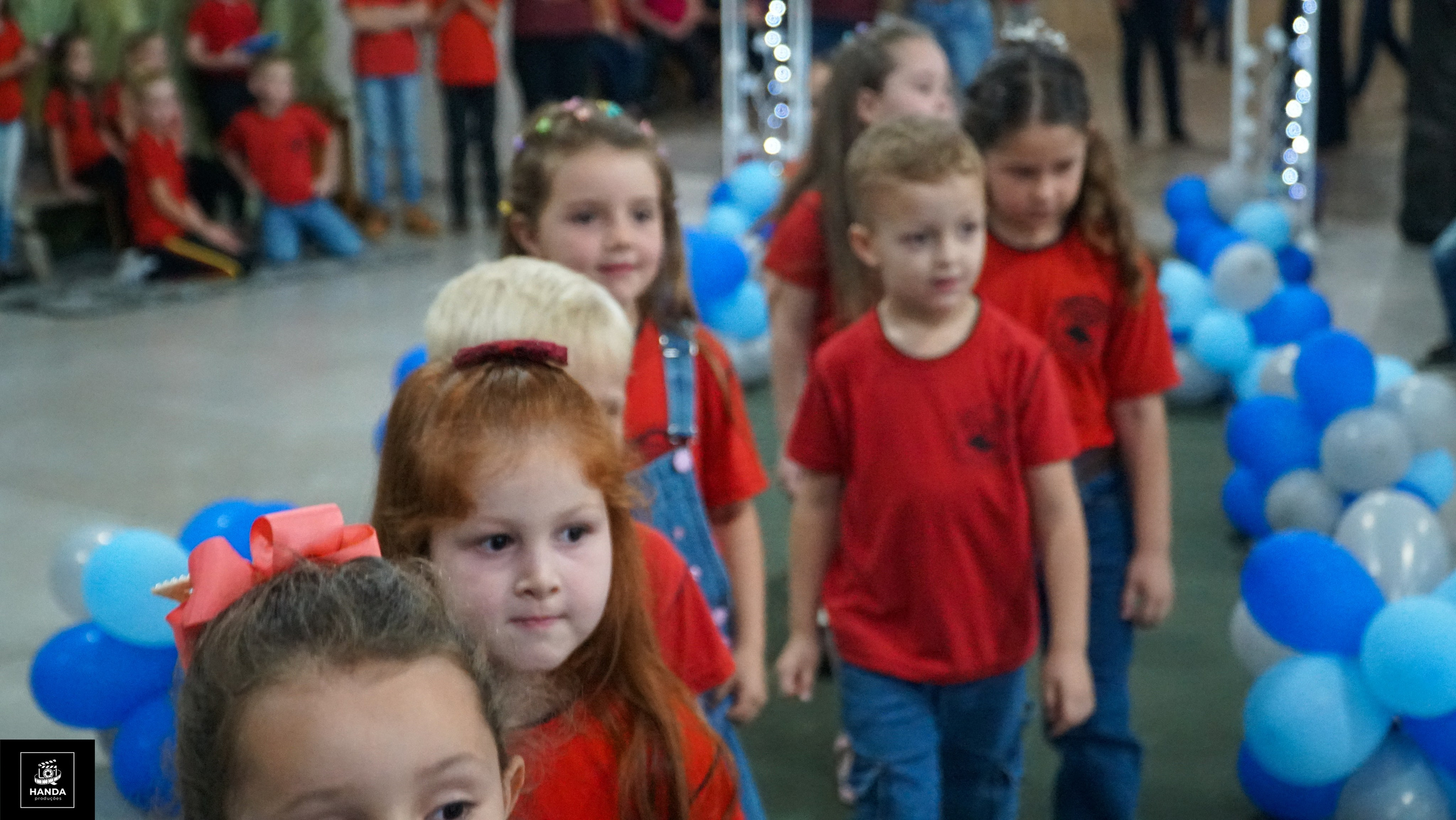 Noite autógrafos colégio Aurélio Buarque de Holanda. Handa Produções