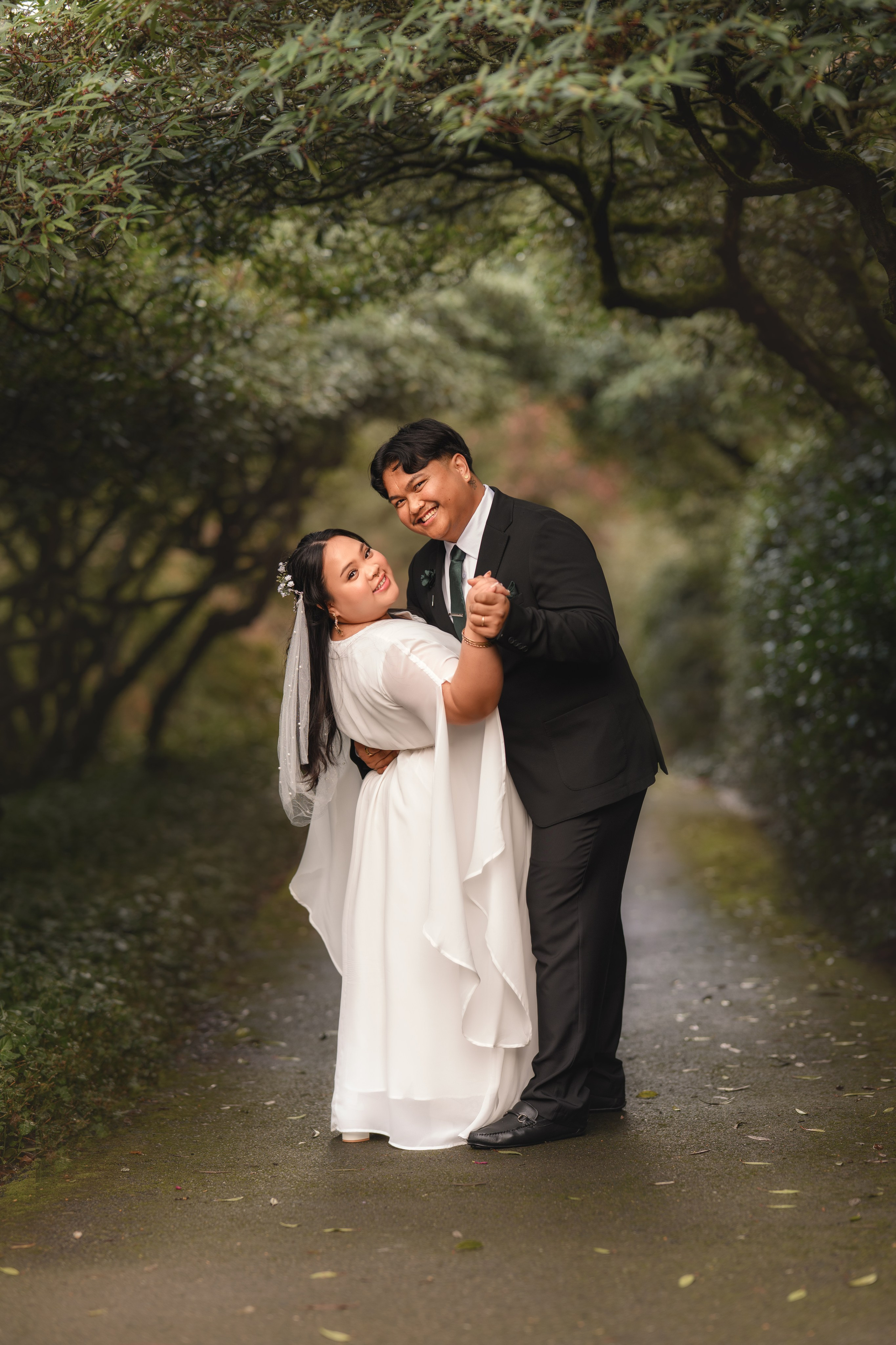 Andrew & Nicole. Wedding & portrait photography in the Seattle Area. Helen Michelle photographer