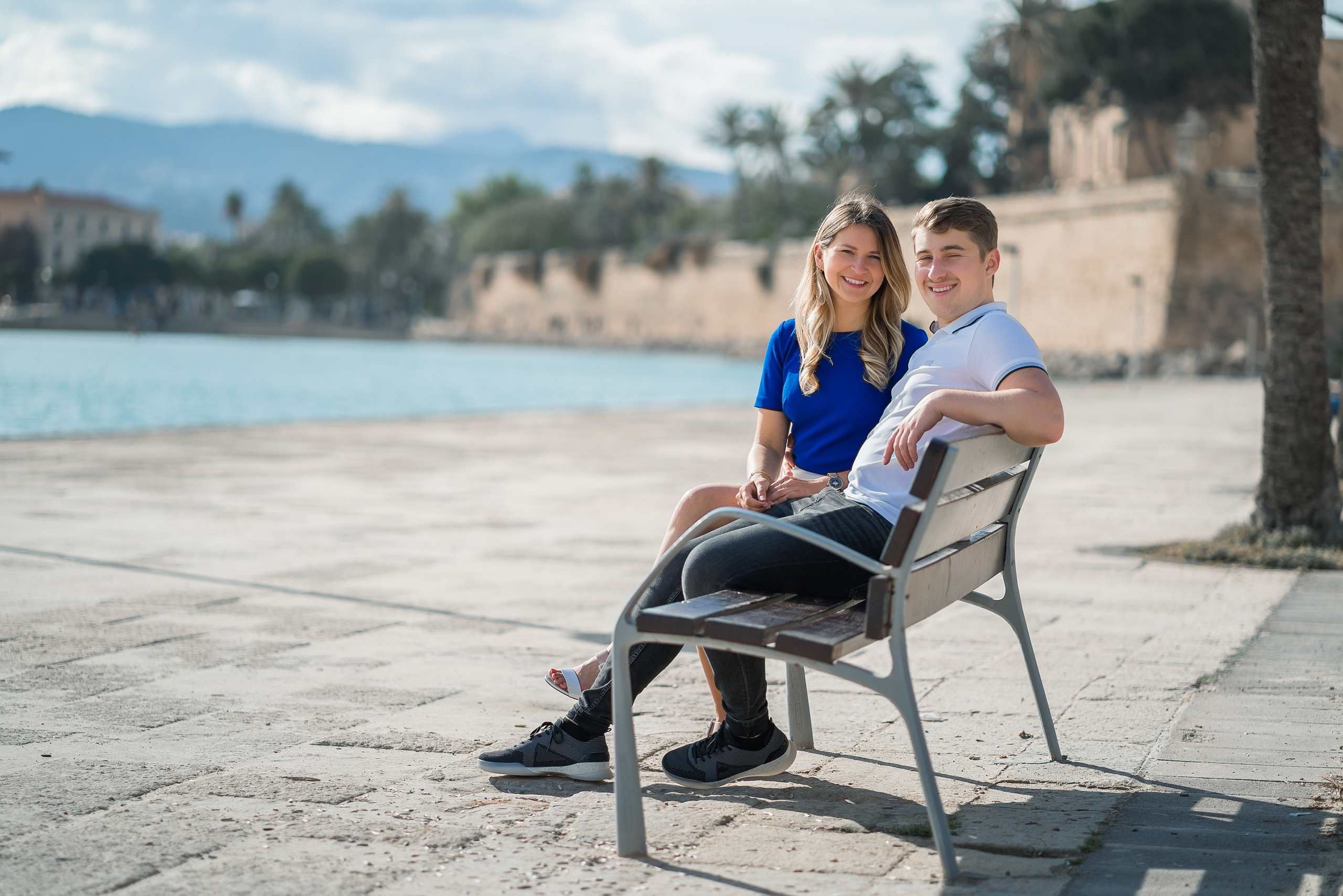 Simone und Florian. Deine Fotografin auf Mallorca für Familien und Business