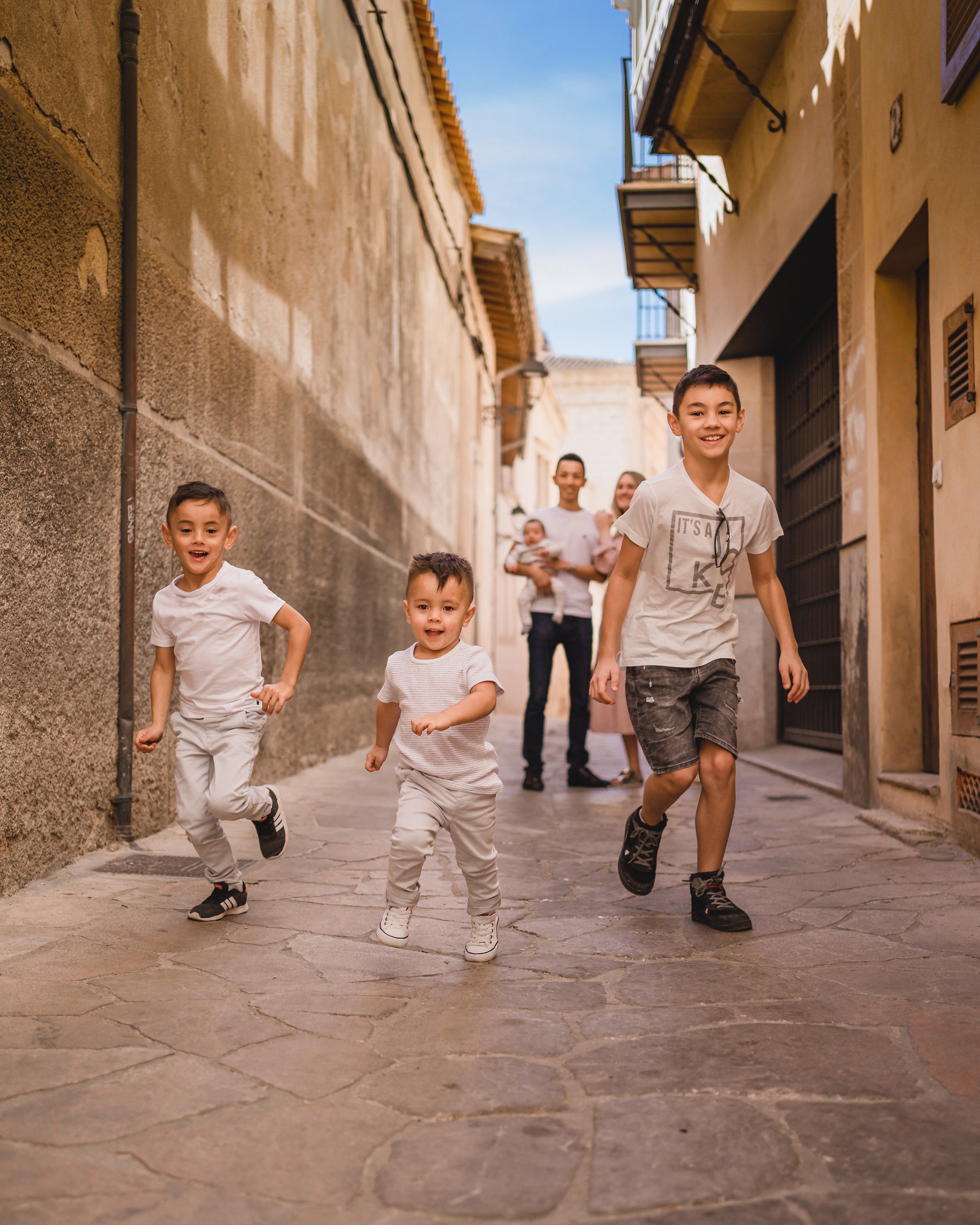 Familienfotos in Palma de Mallorca. Deine Fotografin auf Mallorca für Familien und Business
