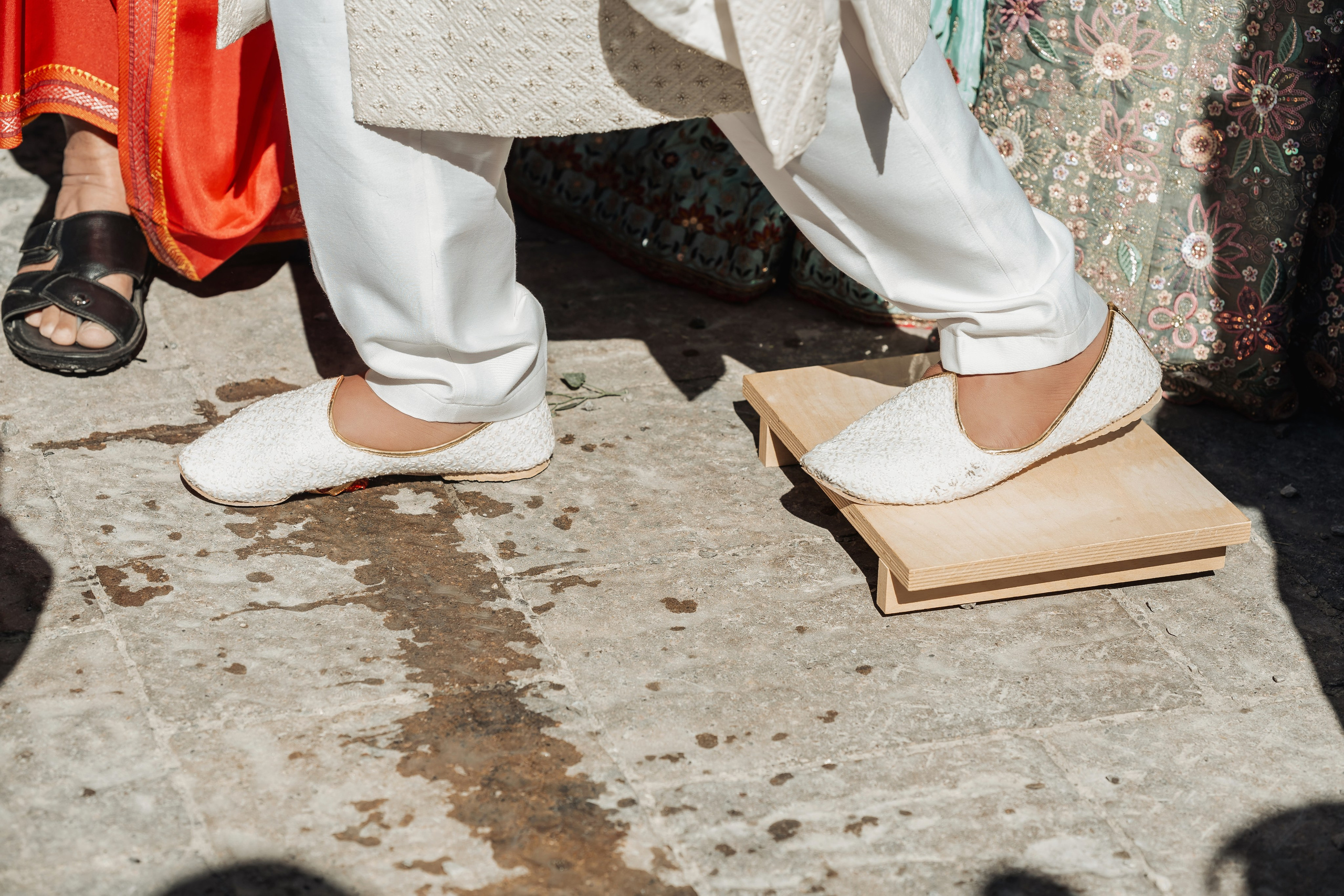 Darshil & Shailja. Wedding Photographer & Cinematographer studios