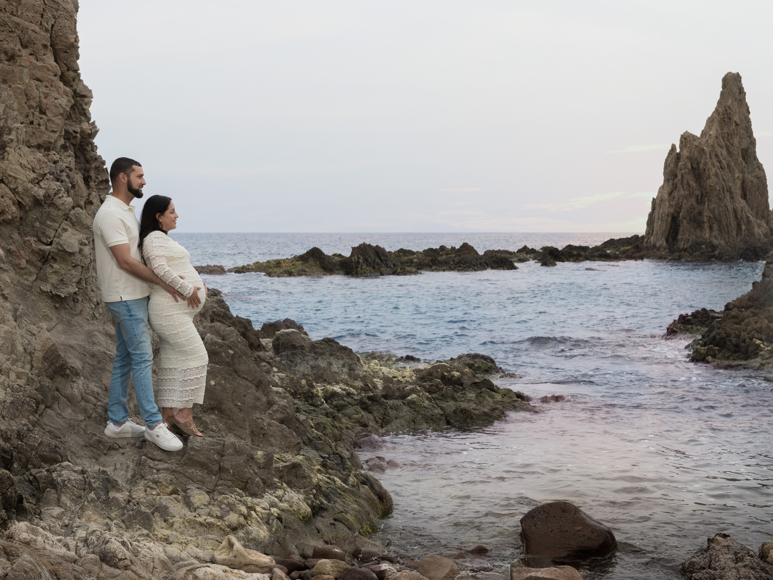 PLAYA EMBARAZO. Fotografía de Embarazo, Familia e Infantil en Almería Elena Espig