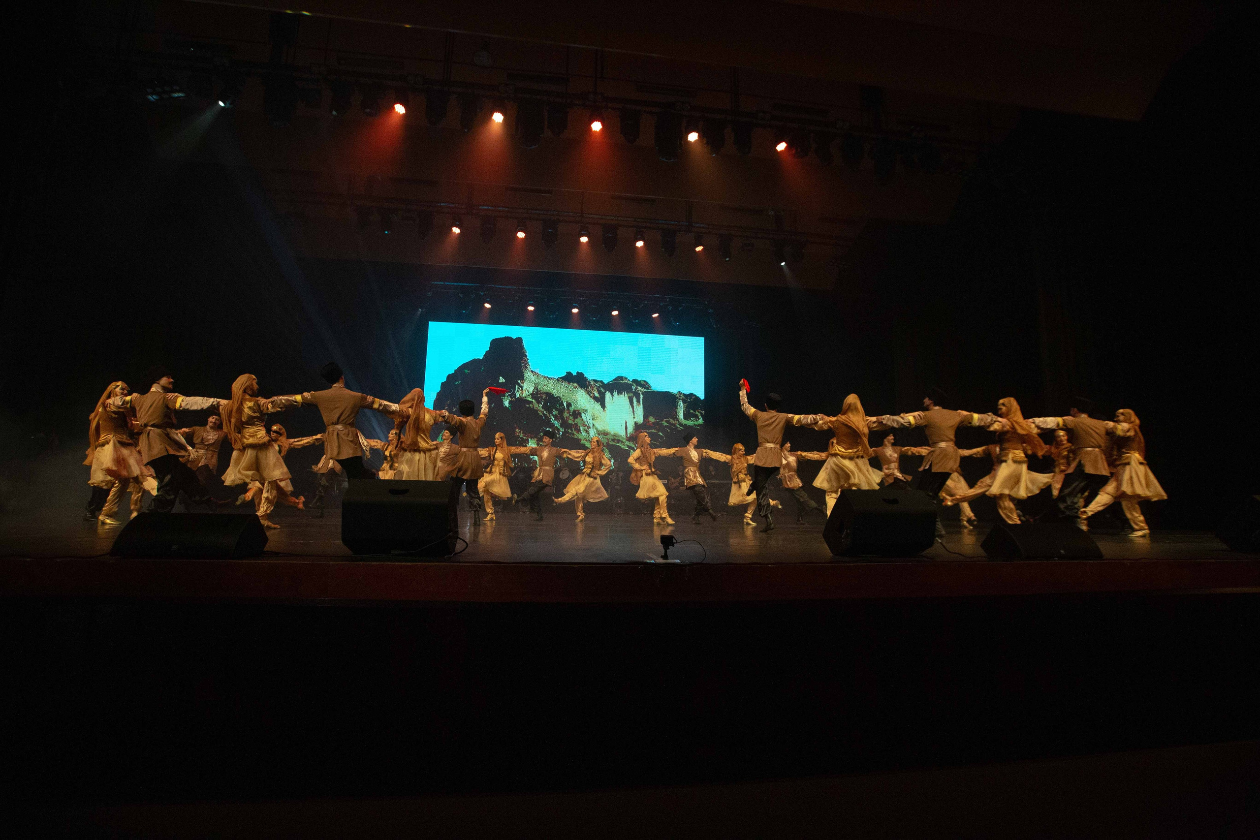 STATE DANCE ENSEMBLE. Wedding&Event photographer Ismail Rzayev in Baku