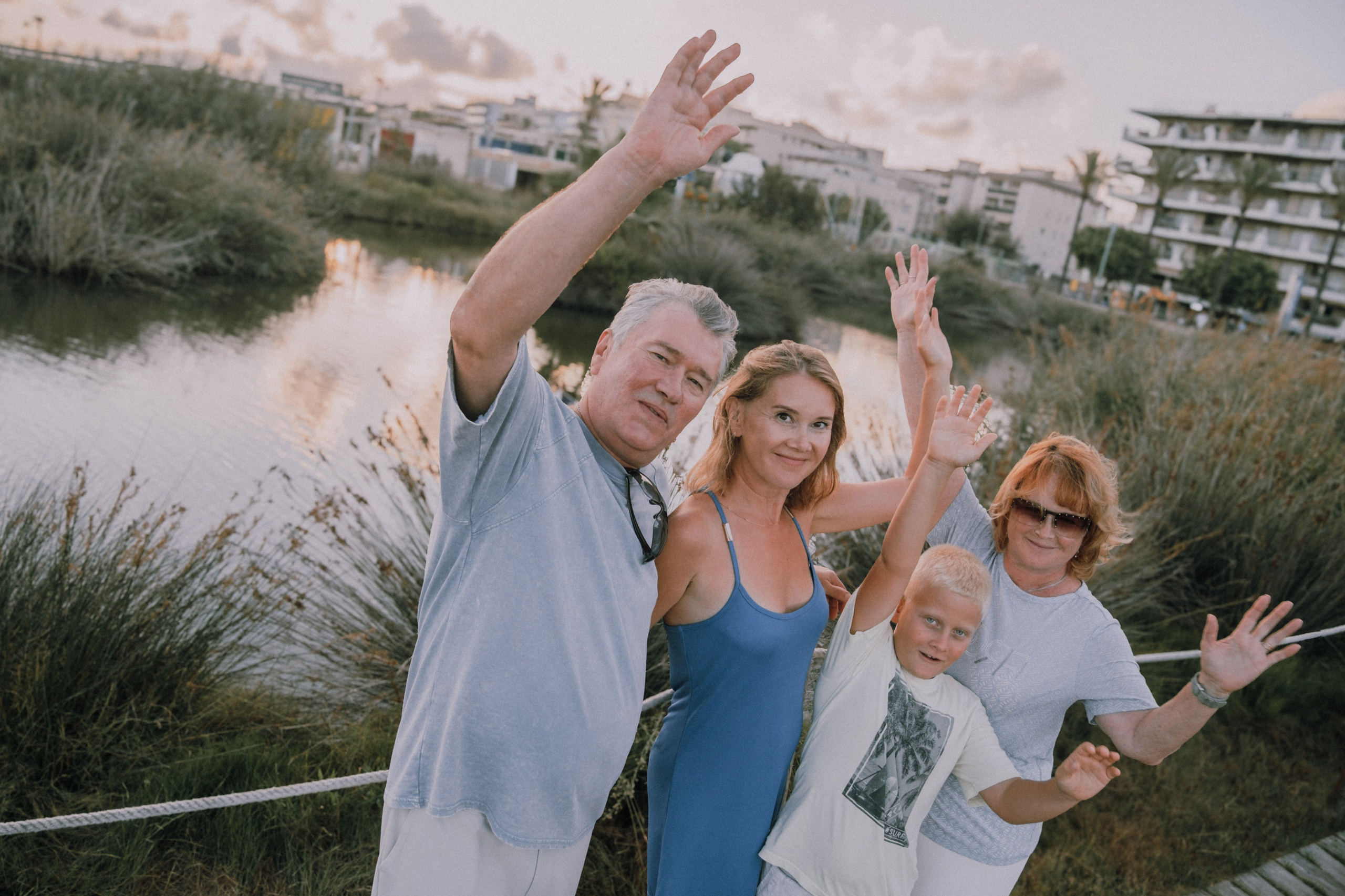 Sesión familiar en la playa. Fotografía profesional en Calafell - Elena Medvedeva