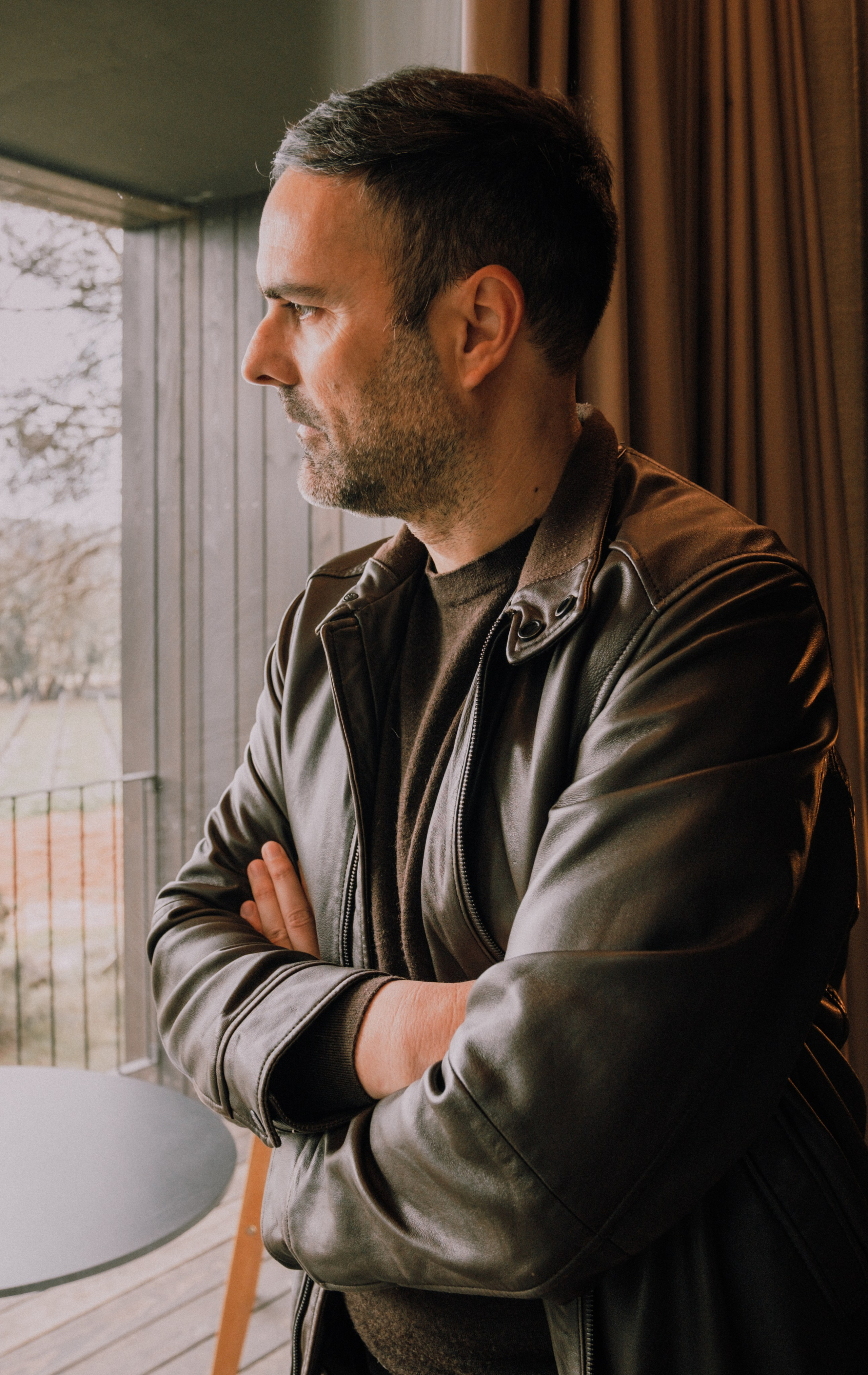 Sesión familiar en el bosque. Fotografía profesional en Calafell - Elena Medvedeva