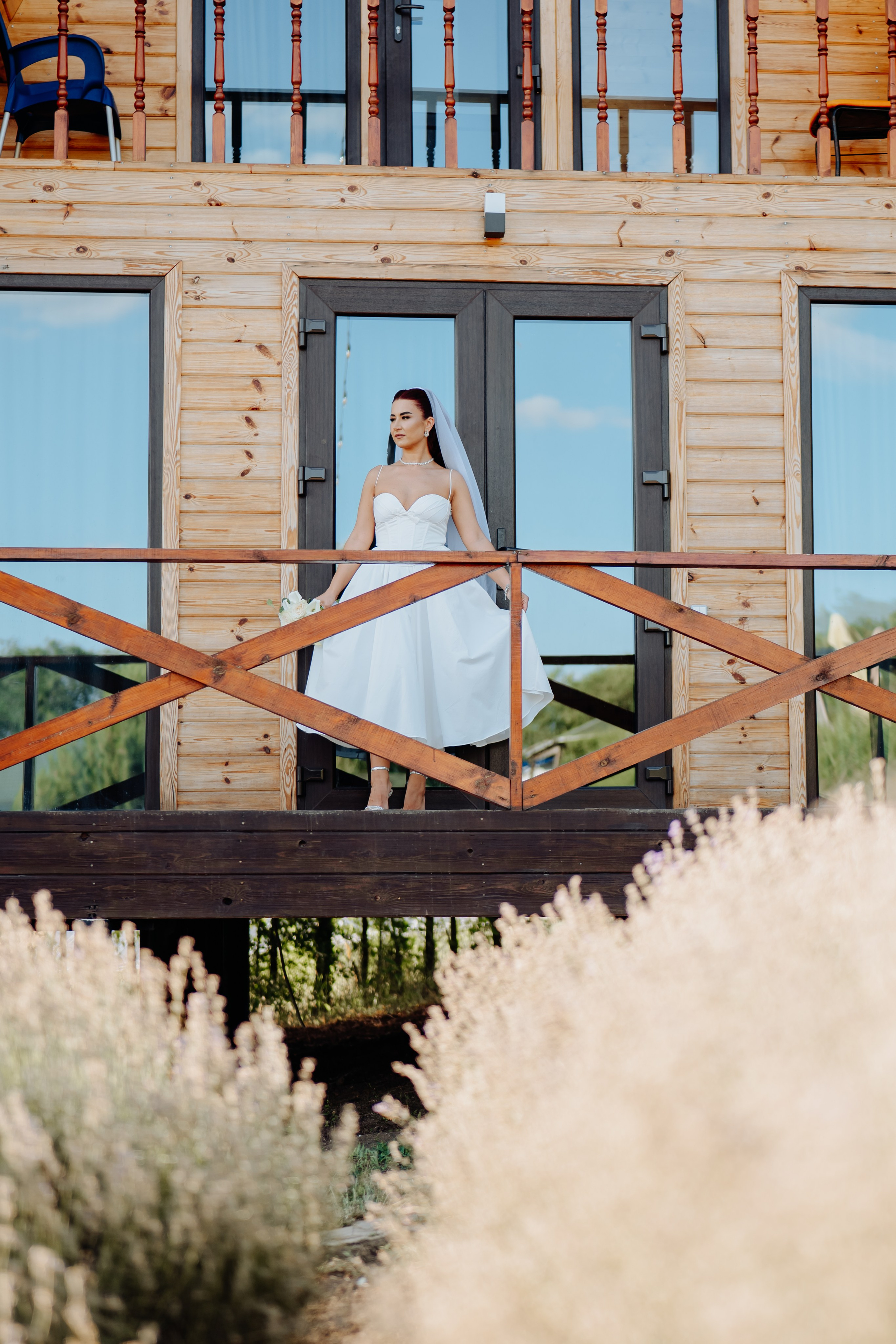 V & A. Crudueugen.com