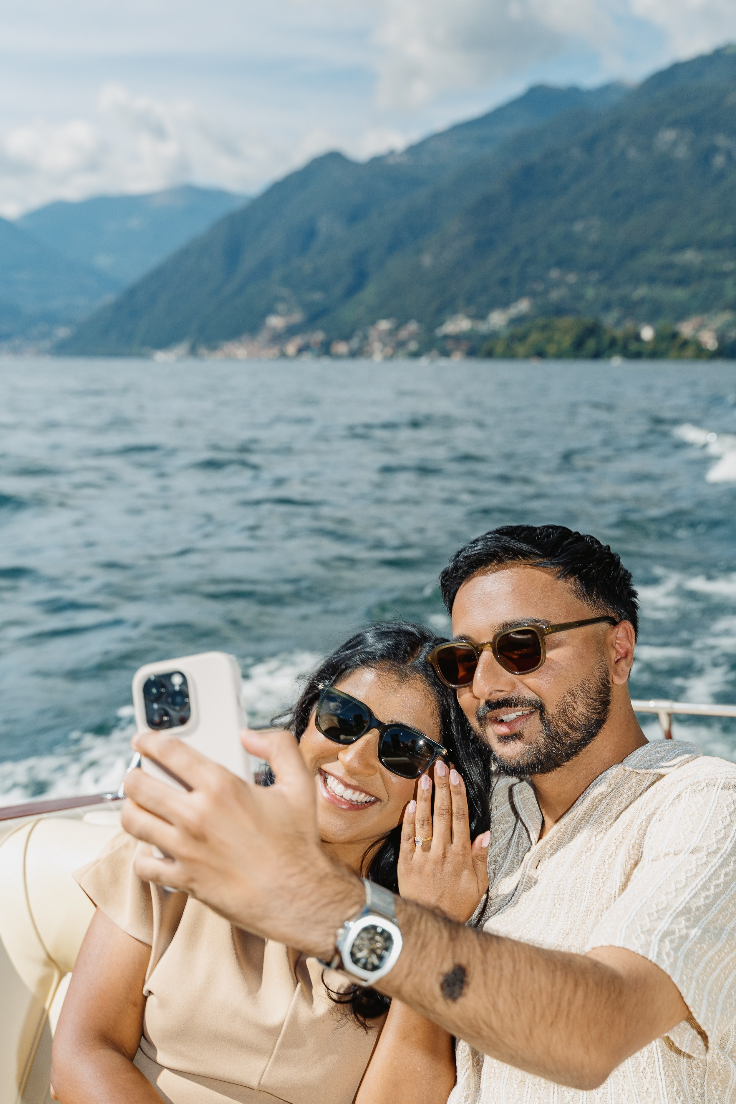 Lake Como Proposal on a Boat. Proposal Photographer in Lake Como