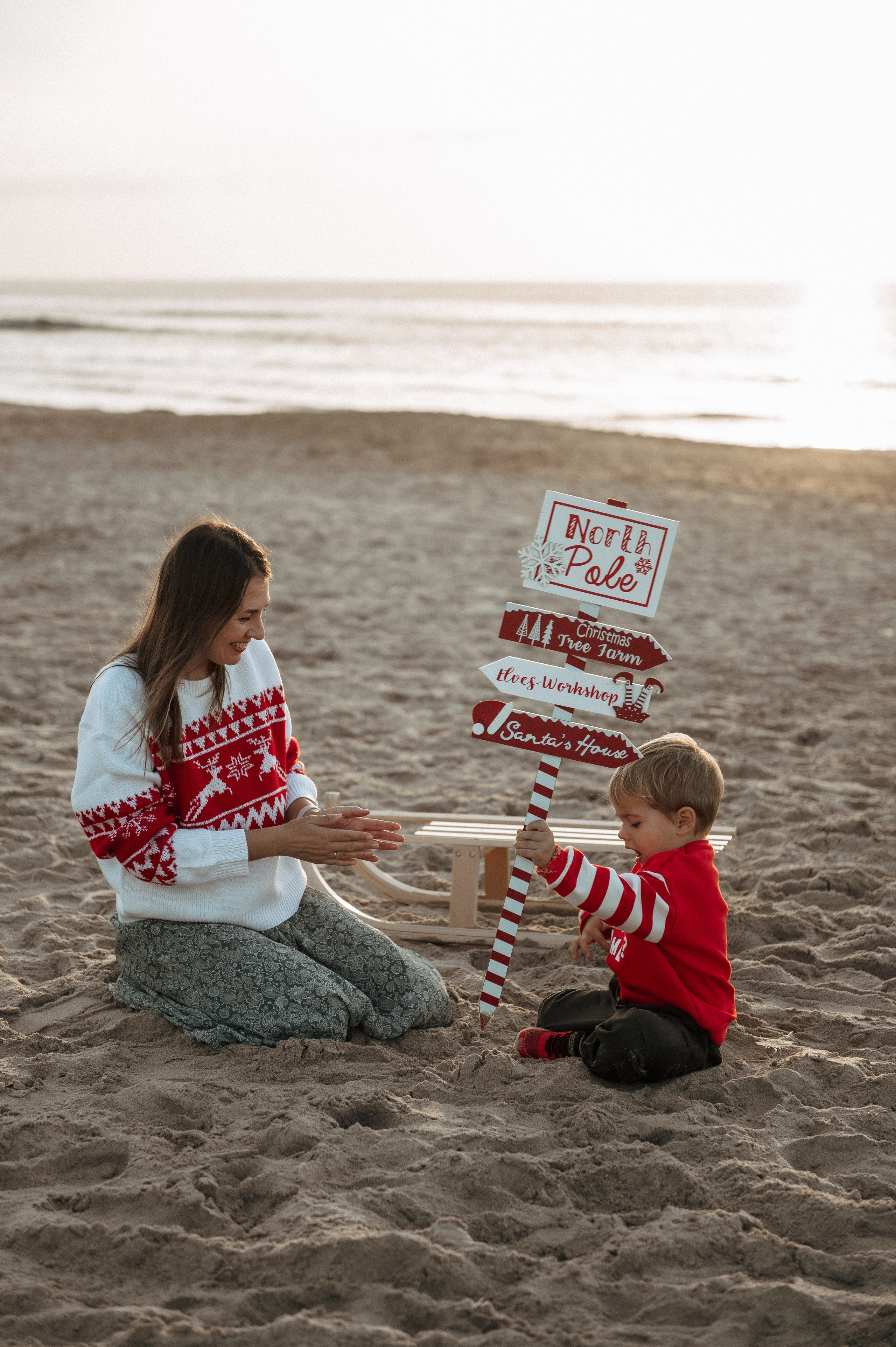 Family Christmas photoshoot on the beach in Portugal. Ваш фотограф в Лиссабоне — Анна Белова