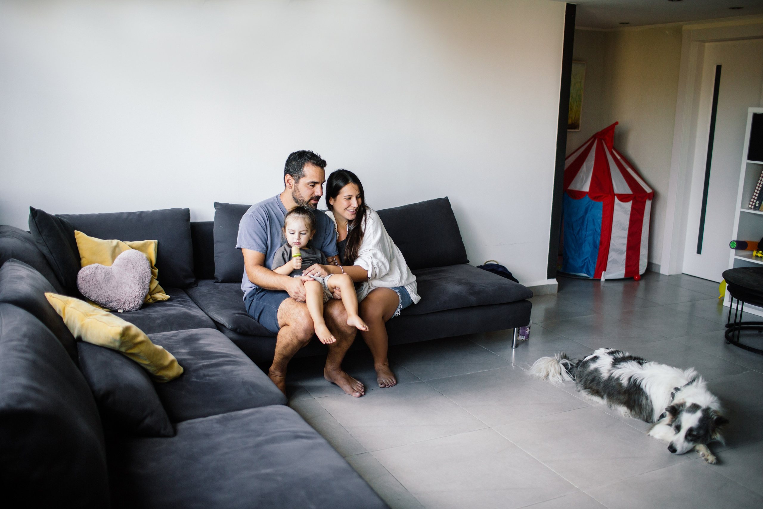 Home story. Family photographer in Israel