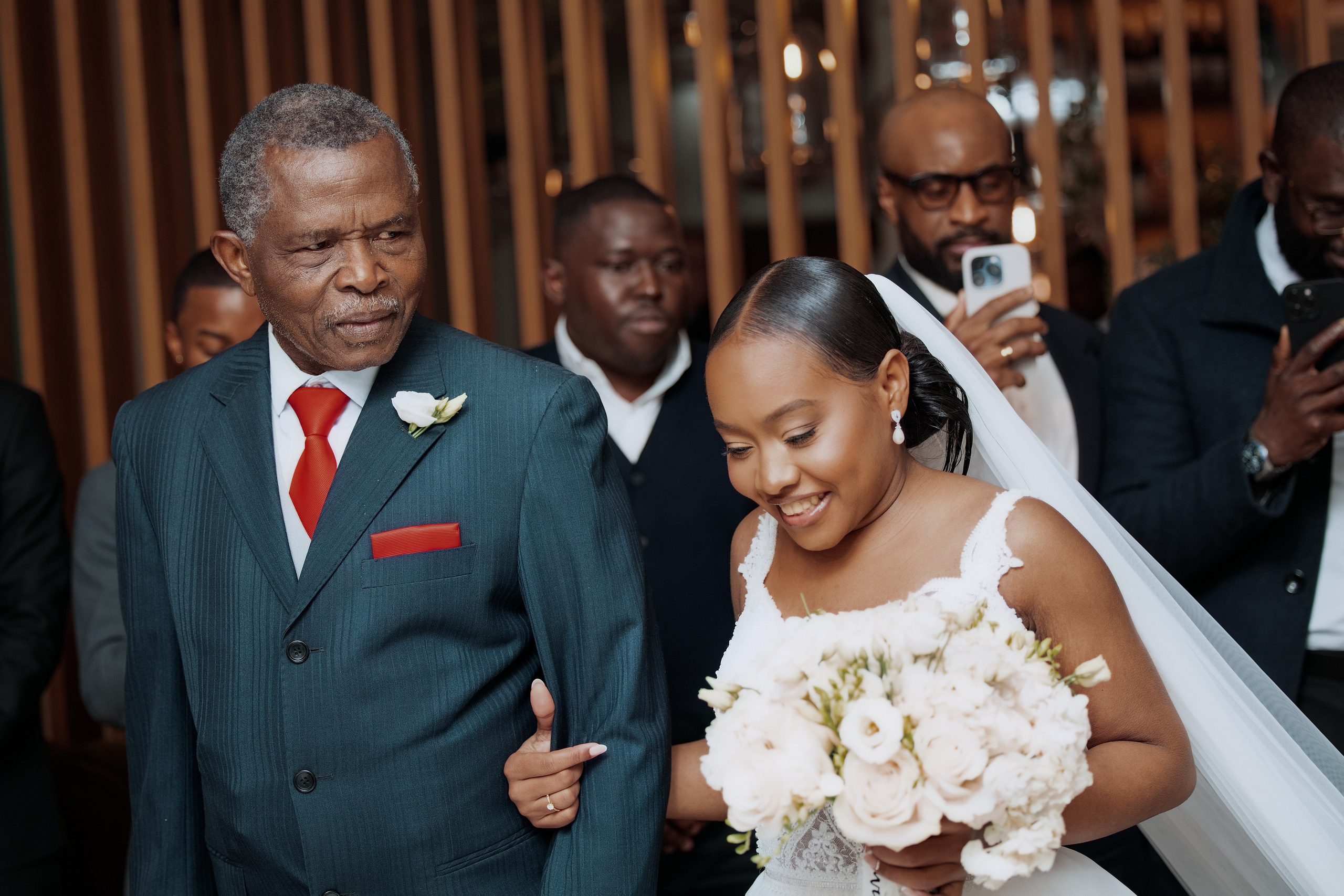 Nawik e Ethson. Fazemos o seu casamento ser lembrado por gerações