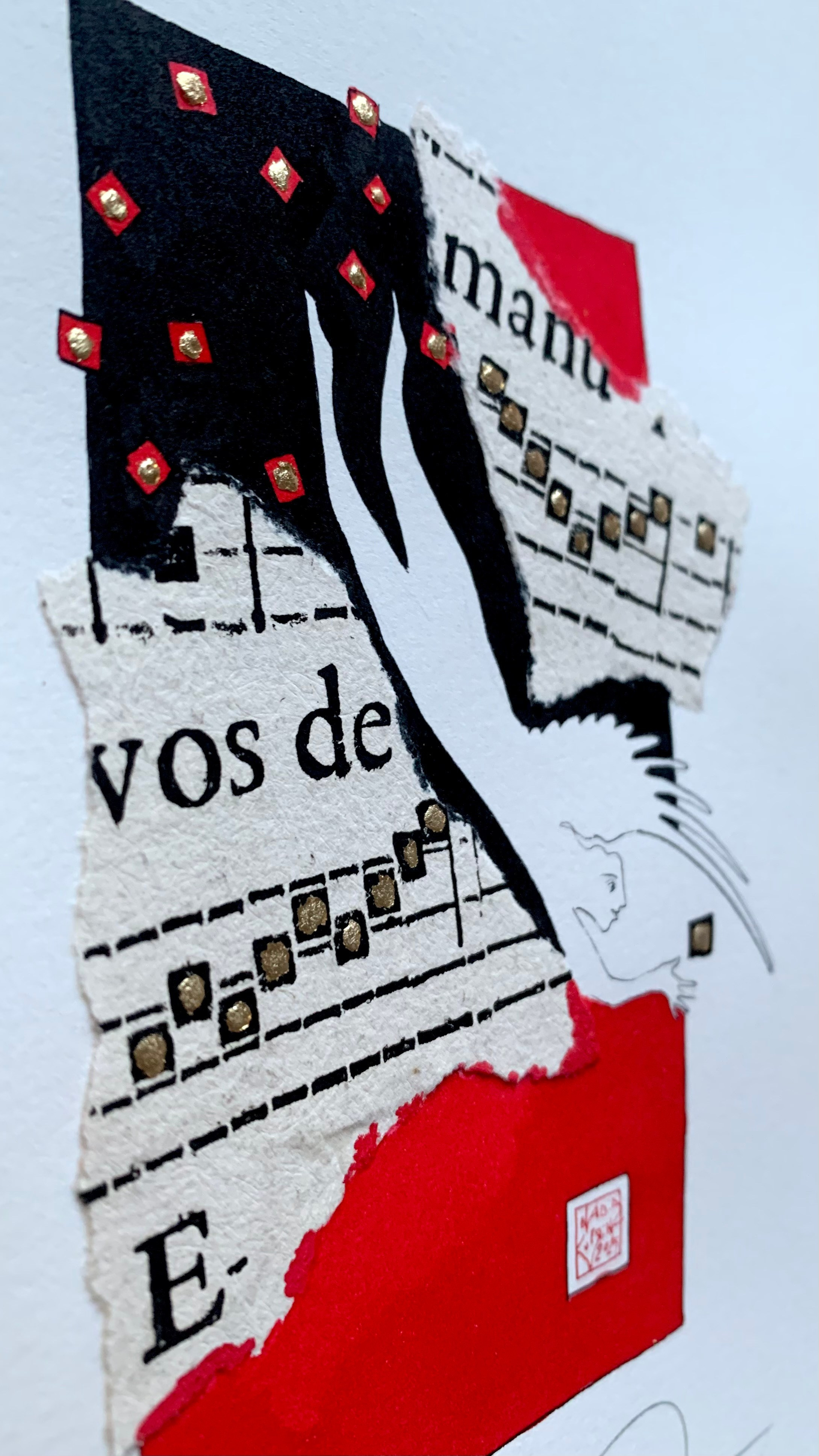Angelo, disegno, Natale, rosso e nero, collage, spartito musicale, canto gregoriano, carta antica, canto antico, stella, angelo custode, esprimi un desiderio, oro, volo, ali, preghiera 
